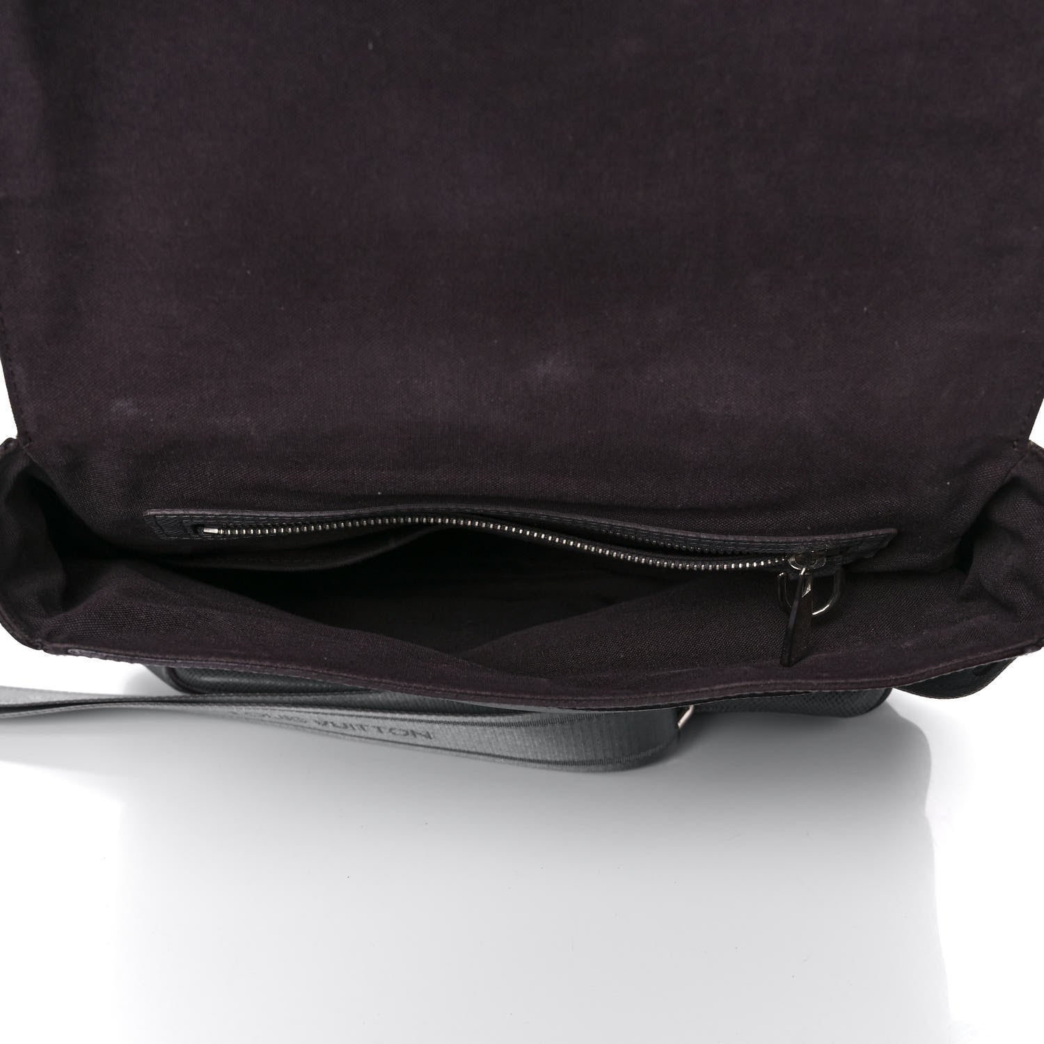 Louis Vuitton Taiga Roman PM Messenger Glacier 4 of 11