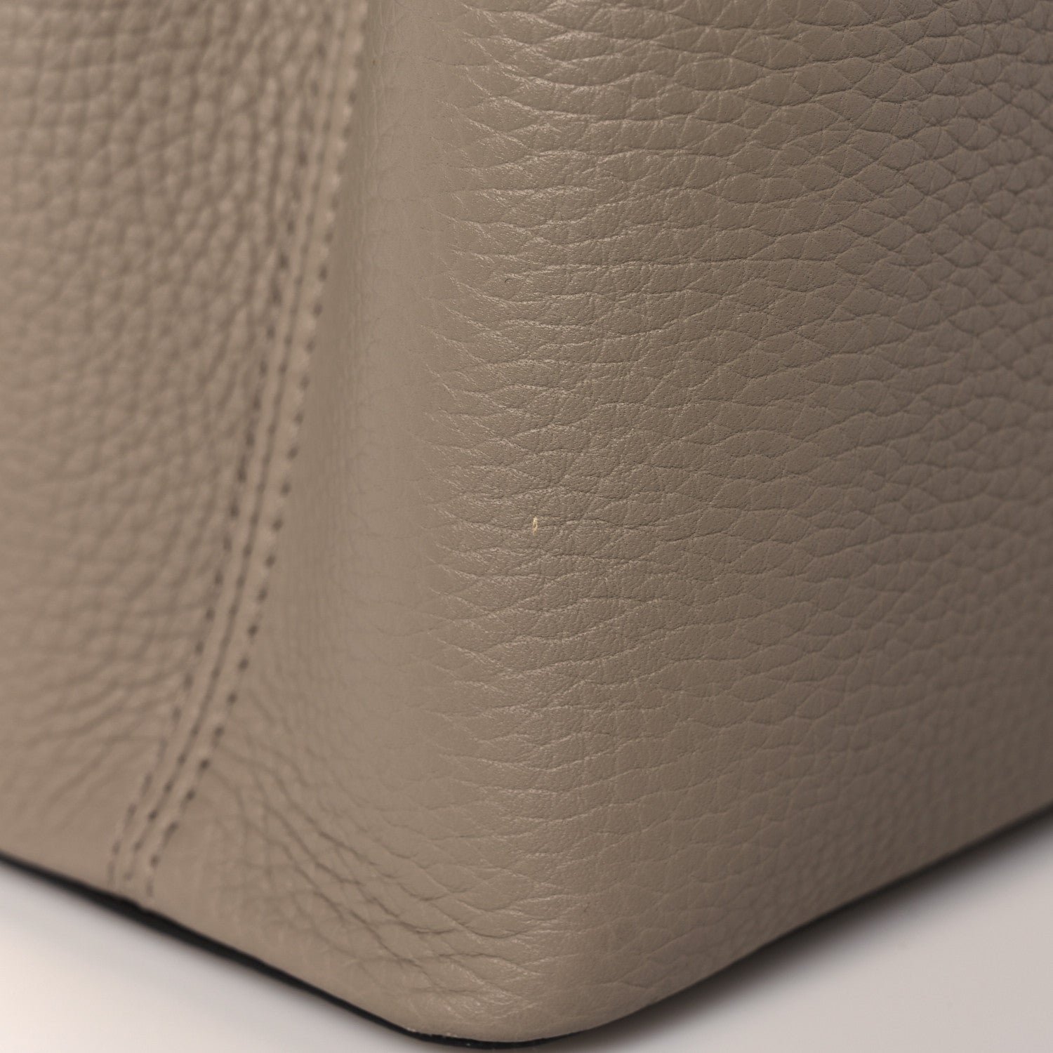 Louis Vuitton Taurillon Capucines PM Galet 13 of 14