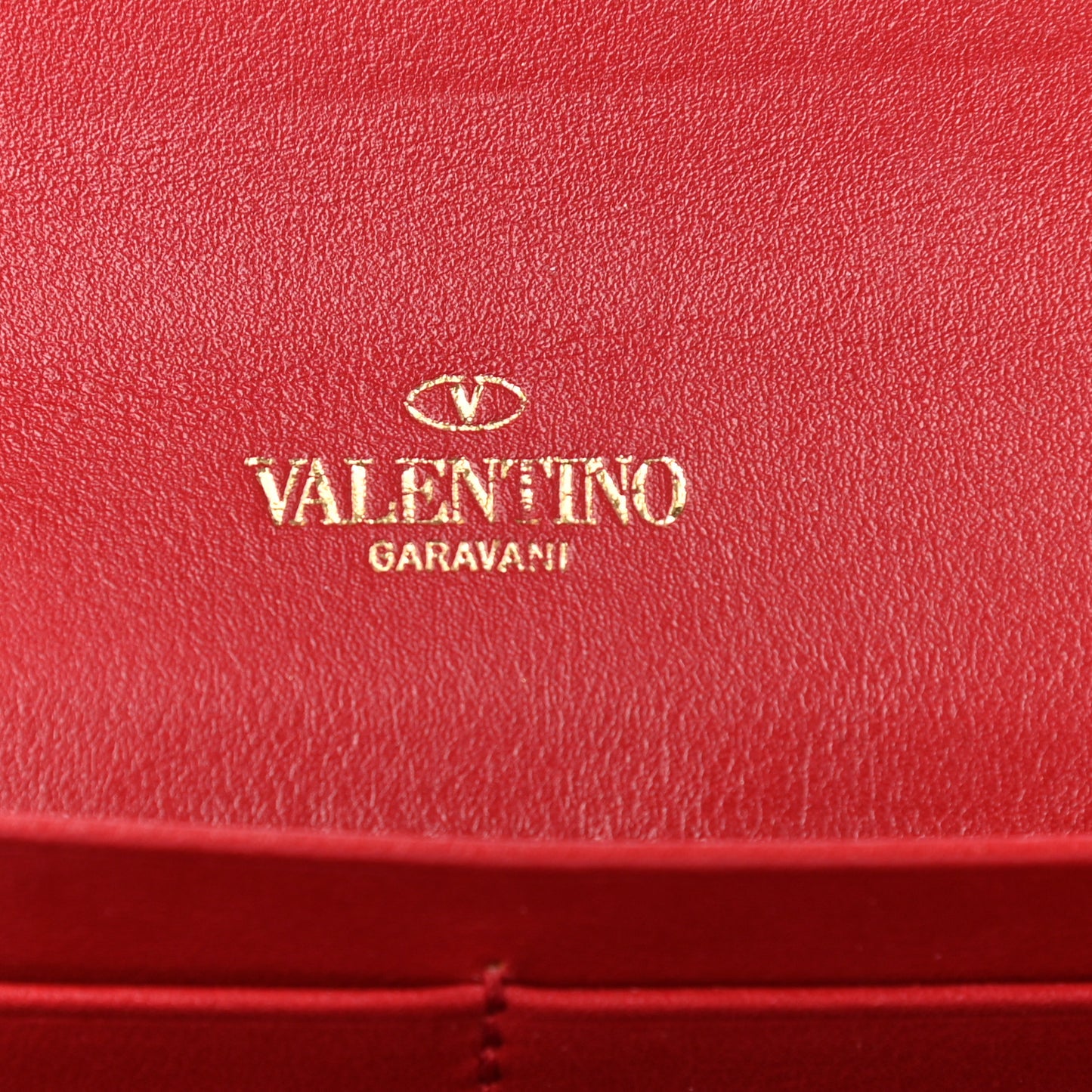 Vitello Rockstud Wristlet Travel Wallet Rosso Valentino
