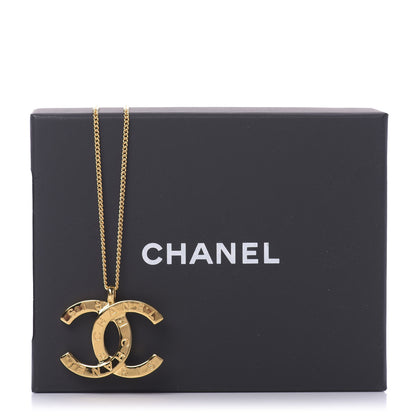 Chanel Metal CC Paris Button Necklace Gold 6 of 6