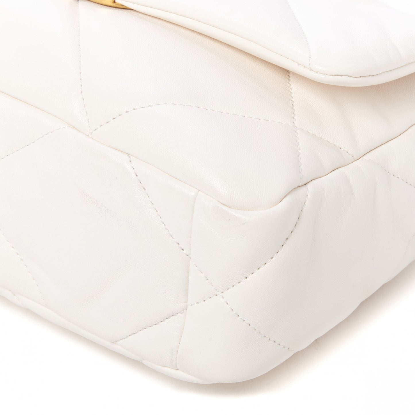 Lambskin Quilted Medium Chanel 19 Flap White