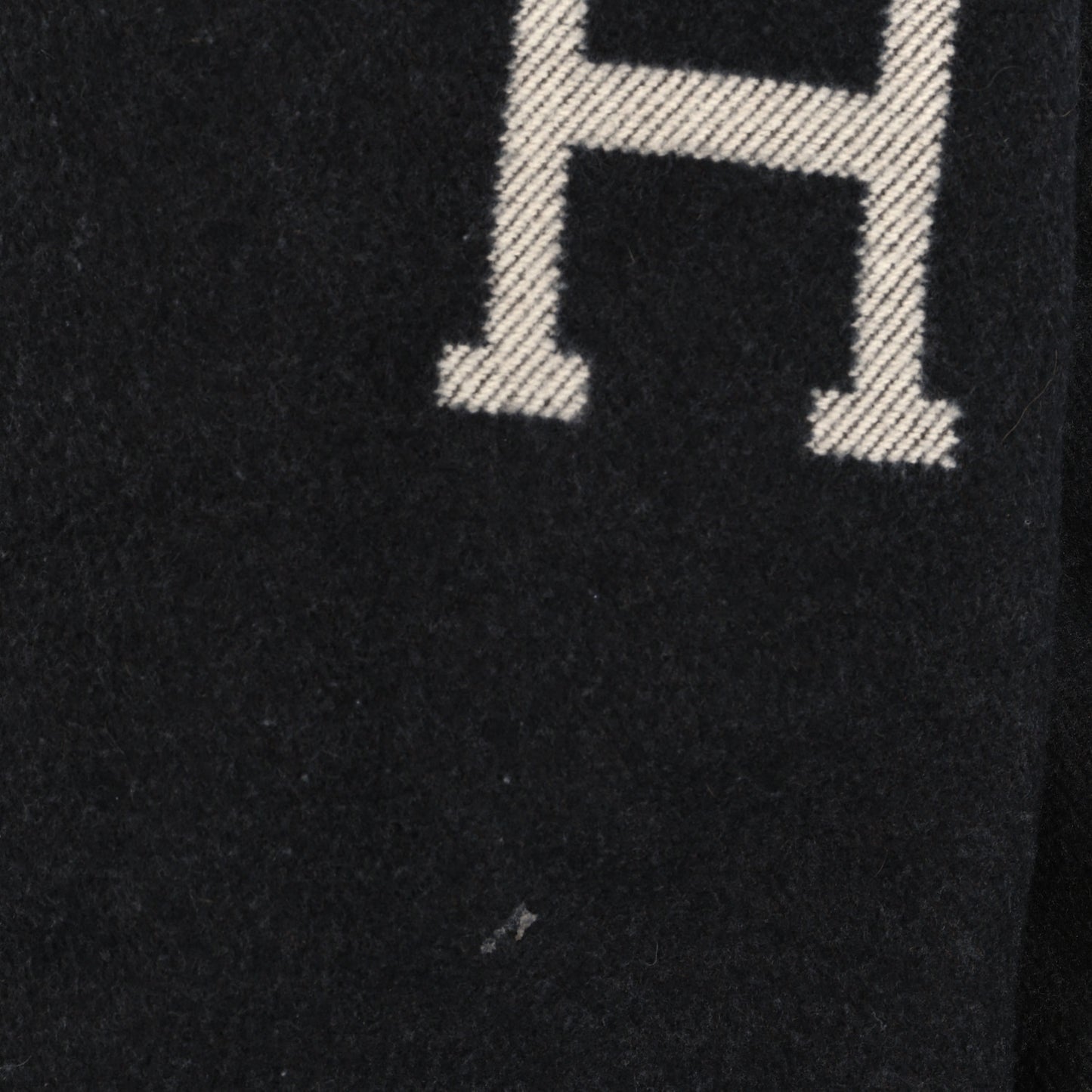 Wool Cashmere Signature Avalon Blanket Black