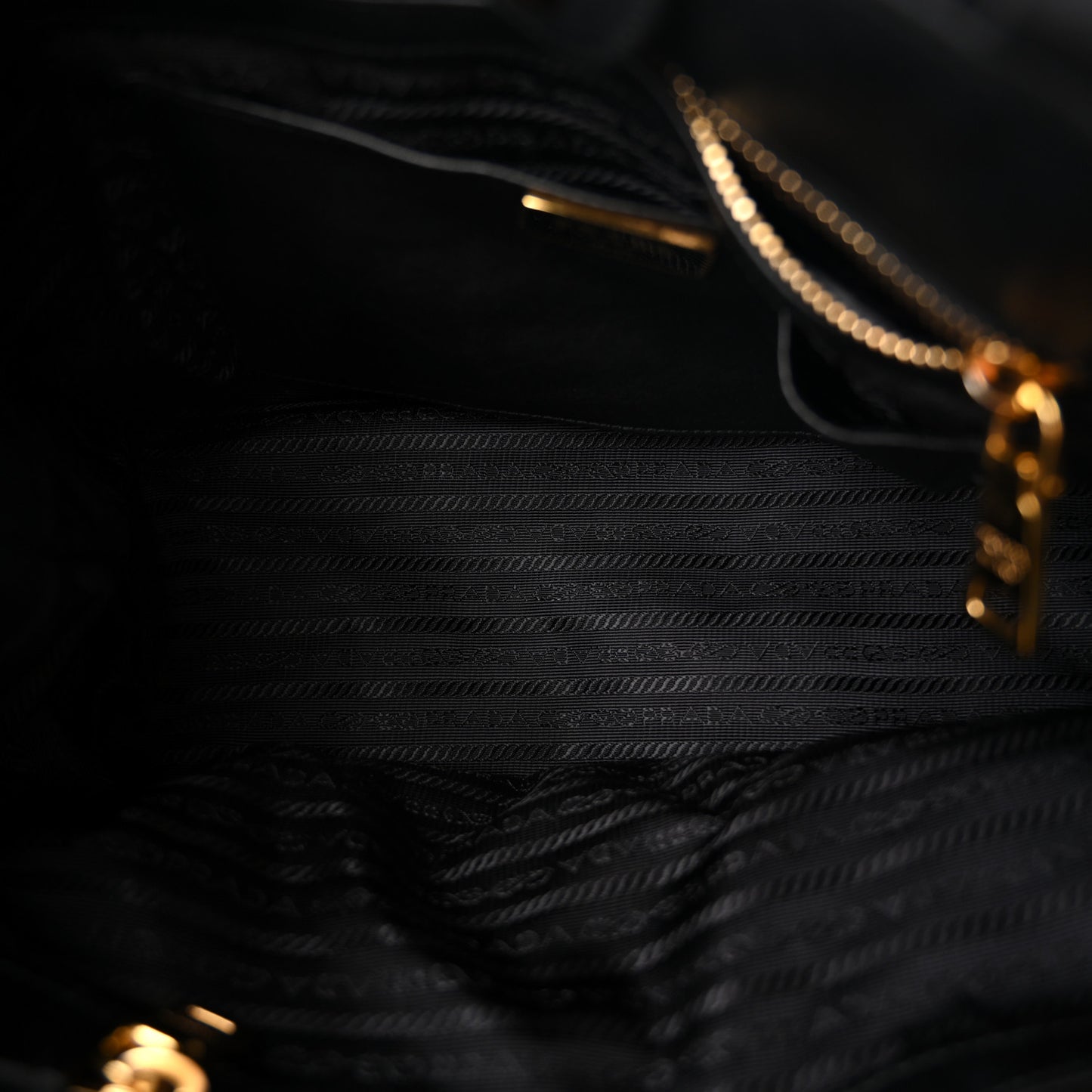 Tessuto Nylon Gaufre Tote Black