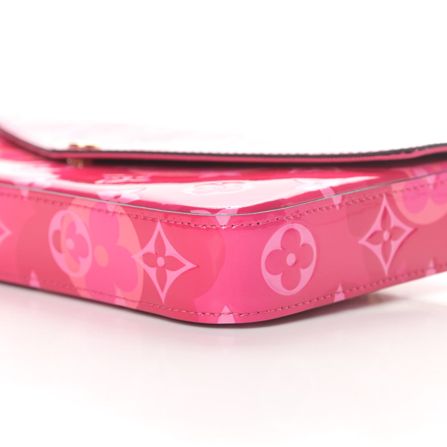 Vernis Valentine Pochette Felicie Chain Wallet Fuchsia
