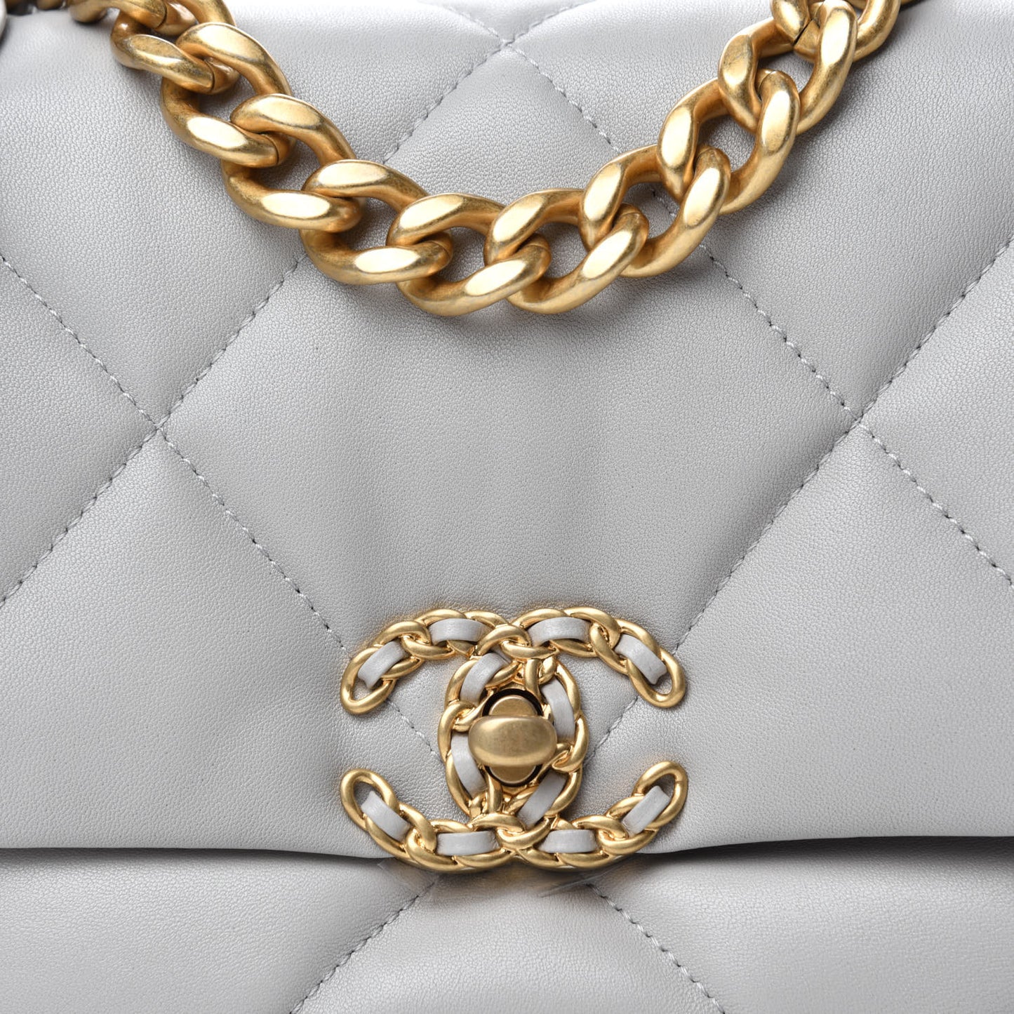 Lambskin Quilted Medium Chanel 19 Flap Grey