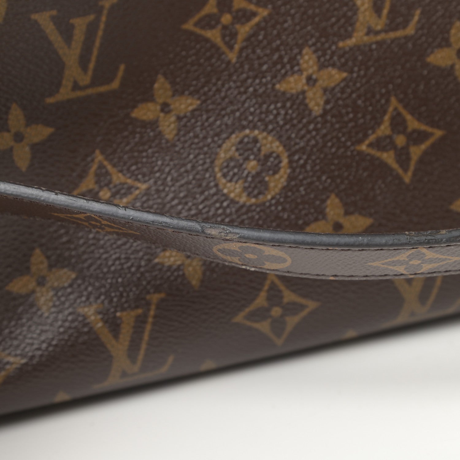 Louis Vuitton Monogram Montaigne MM 14 of 15
