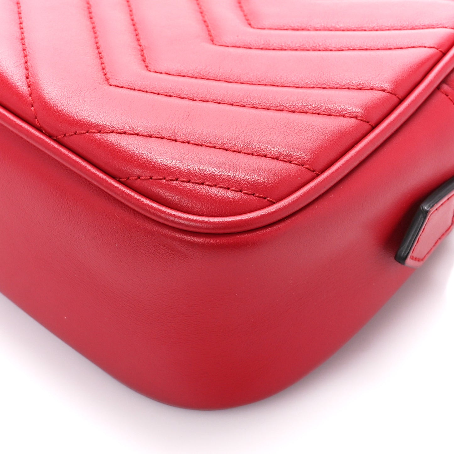 Calfskin Matelasse Small GG Marmont Chain Shoulder Bag Hibiscus Red