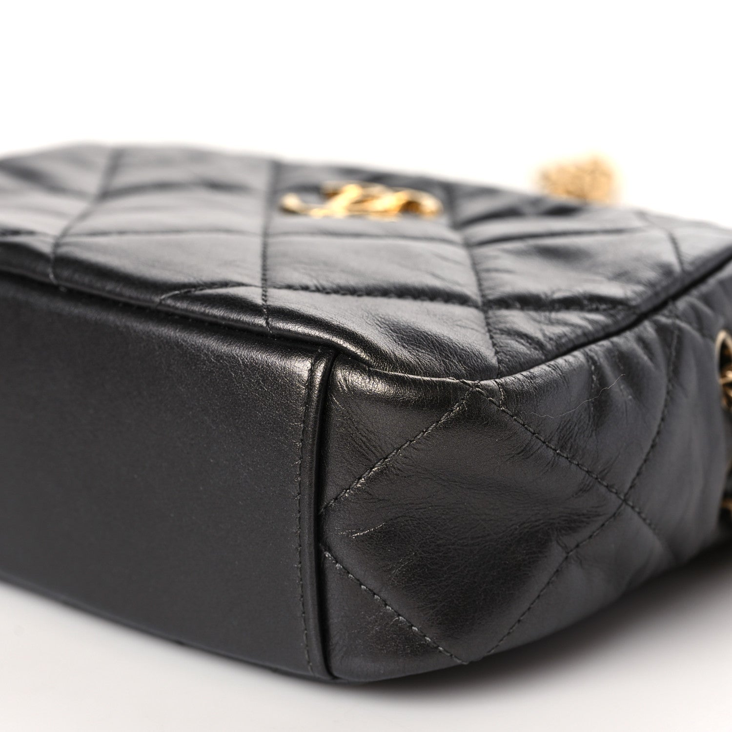 Chanel Metallic Calfskin Pearl Quilted CC Mini Camera Case Ruthenium 9 of 9
