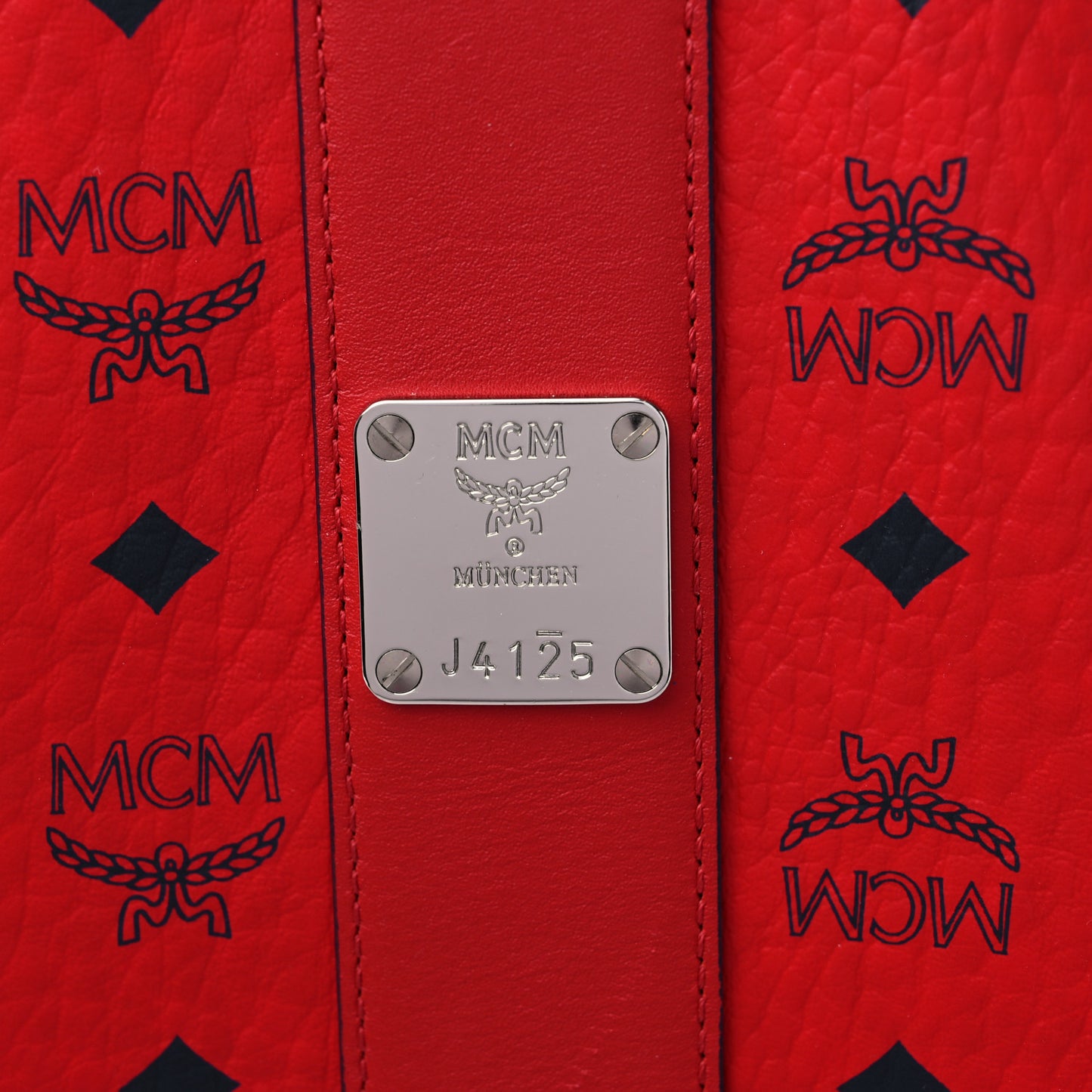 Visetos Medium Liz Reversible Shopper Tote Ruby Red