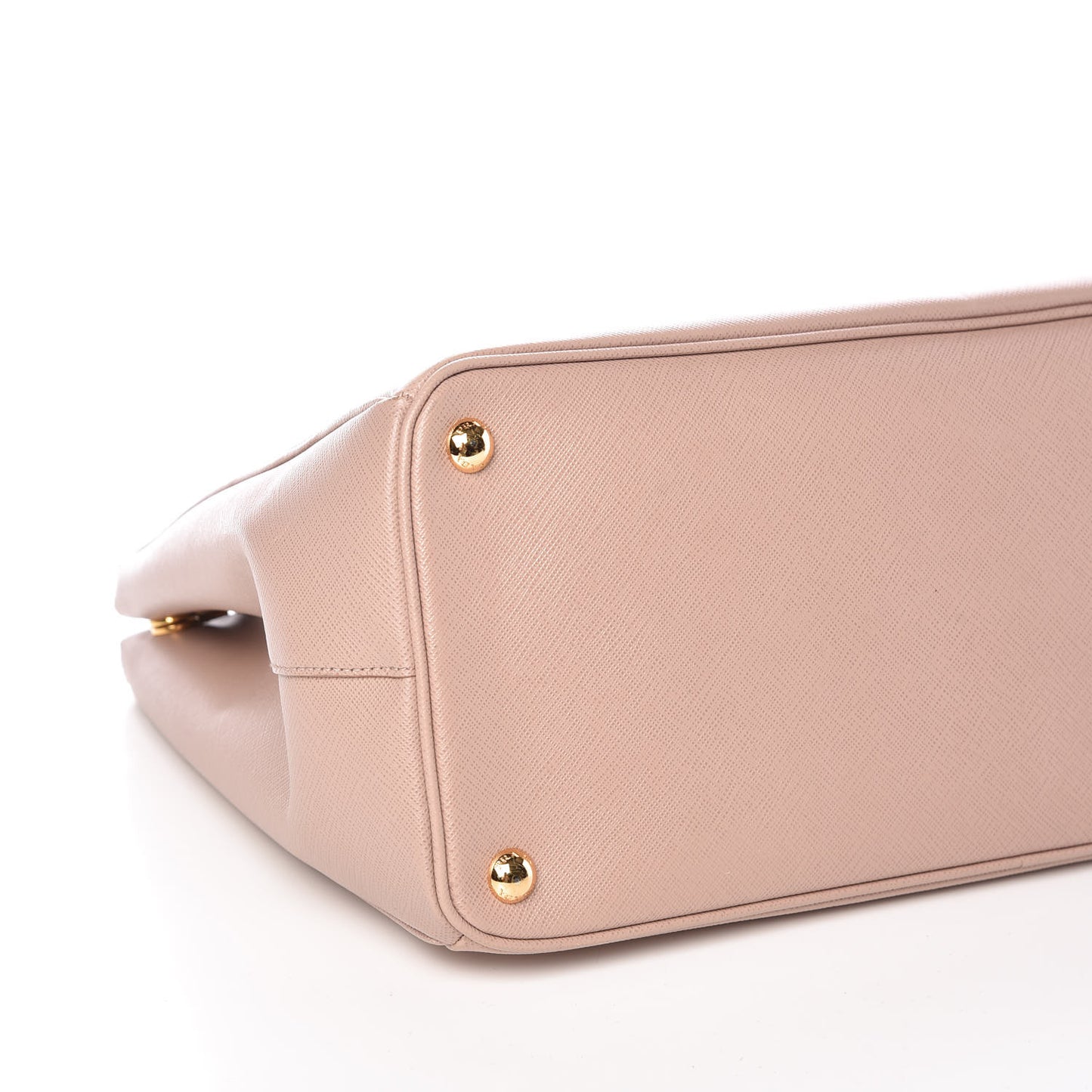 Saffiano Medium Galleria Double Zip Tote Cammeo