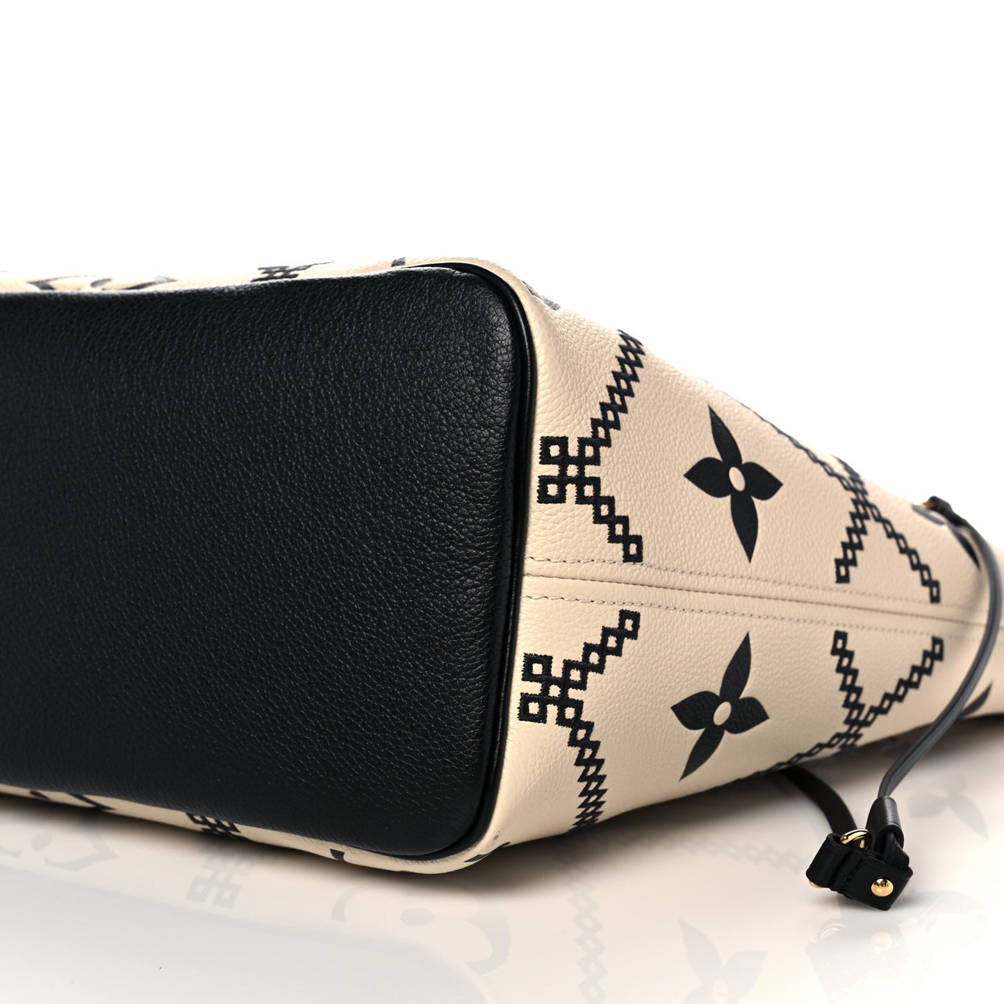 Empreinte Monogram Giant Broderies Neverfull MM Cream Black
