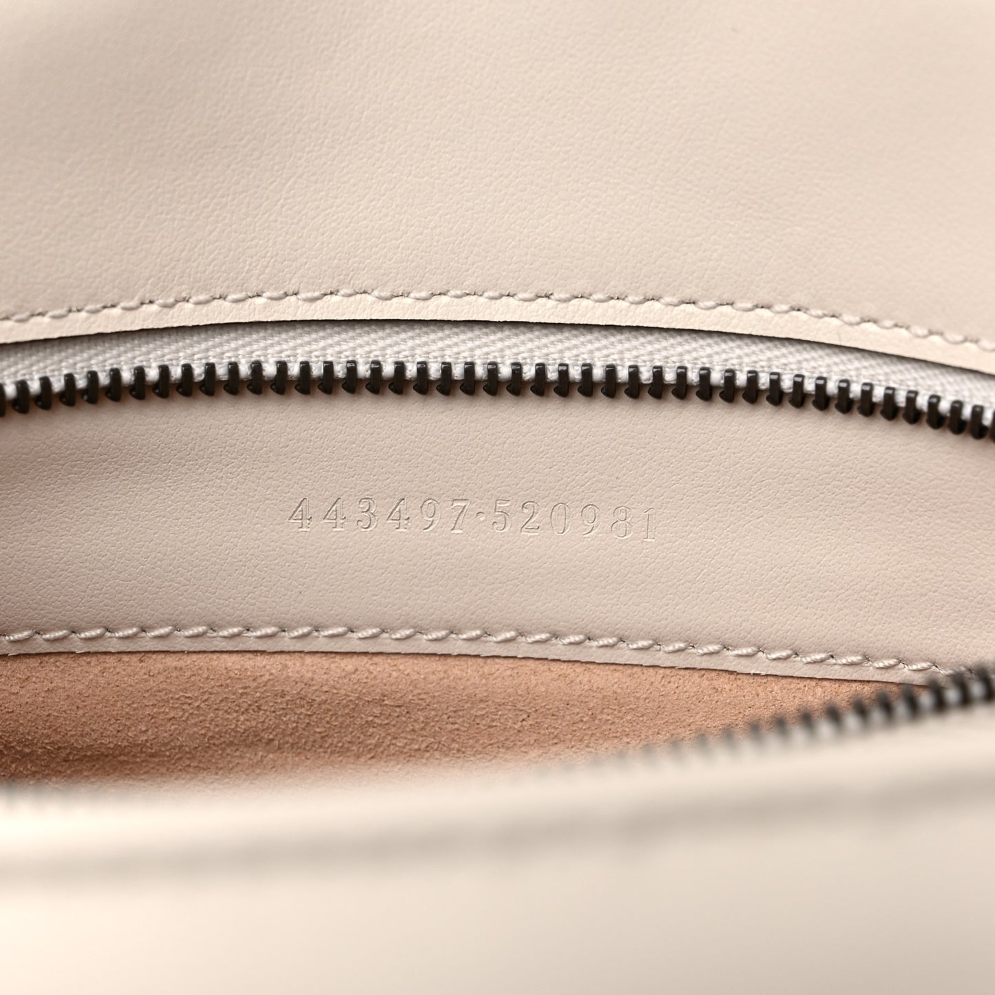 Calfskin Matelasse Small GG Marmont Shoulder Bag White