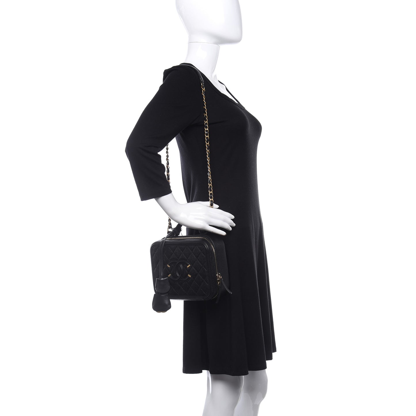 Caviar Quilted Medium CC Filigree Vanity Case Black