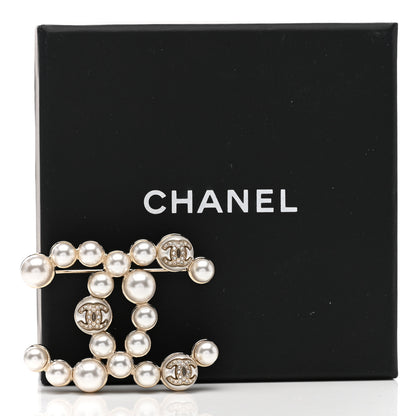 Chanel Pearl Crystal CC Brooch Gold 5 of 5