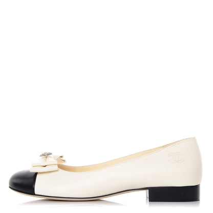 Chanel Lambskin Cap Toe Crystal Star Flats 38.5 White Black 1 of 11