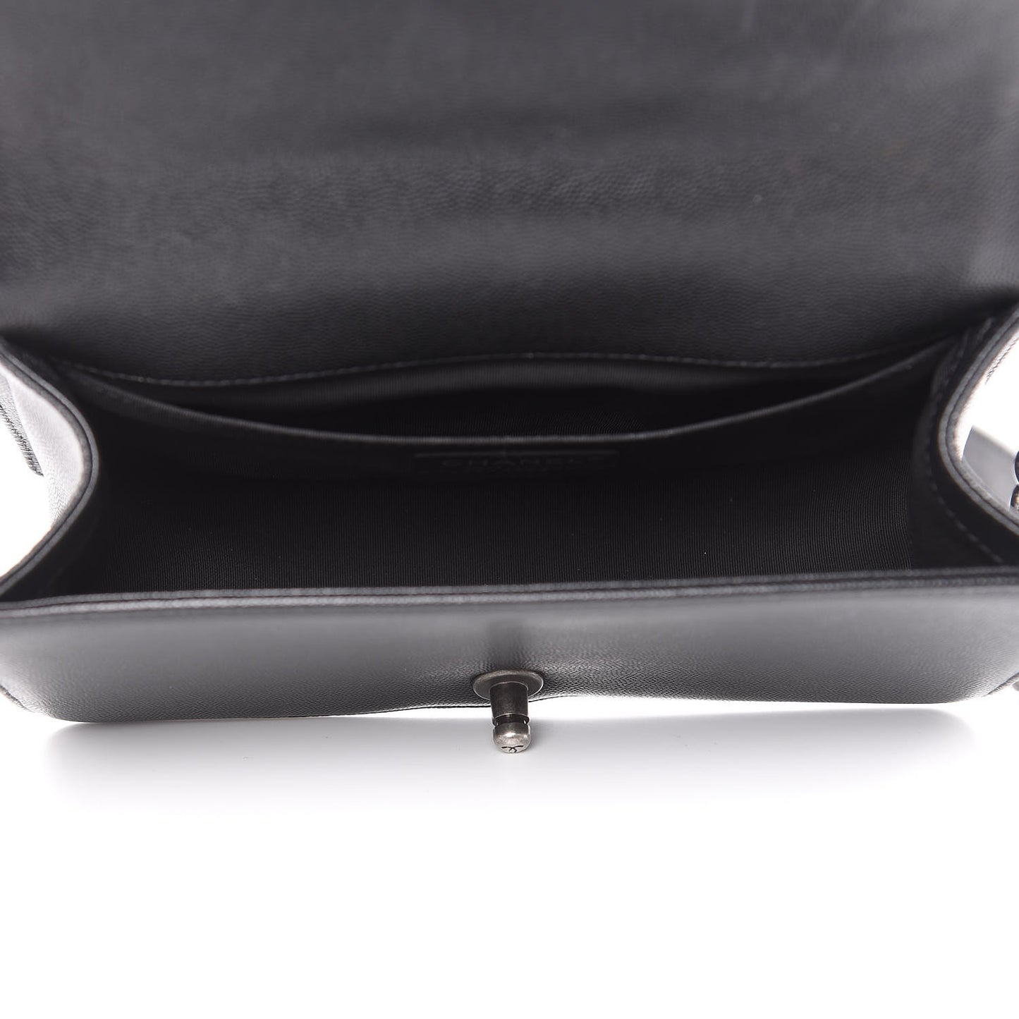 Caviar Quilted Medium Boy Flap Black