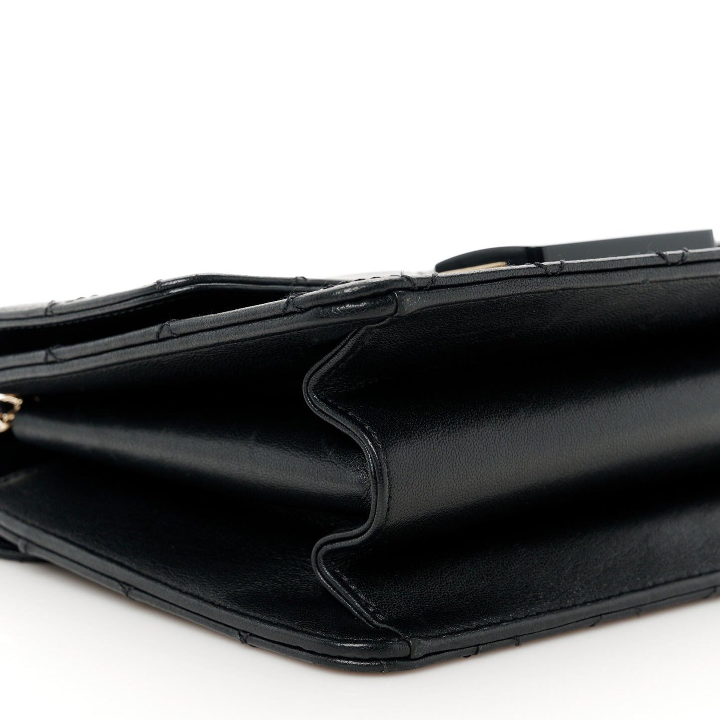 Sheepskin Quilted Beauty Lock Flap Black