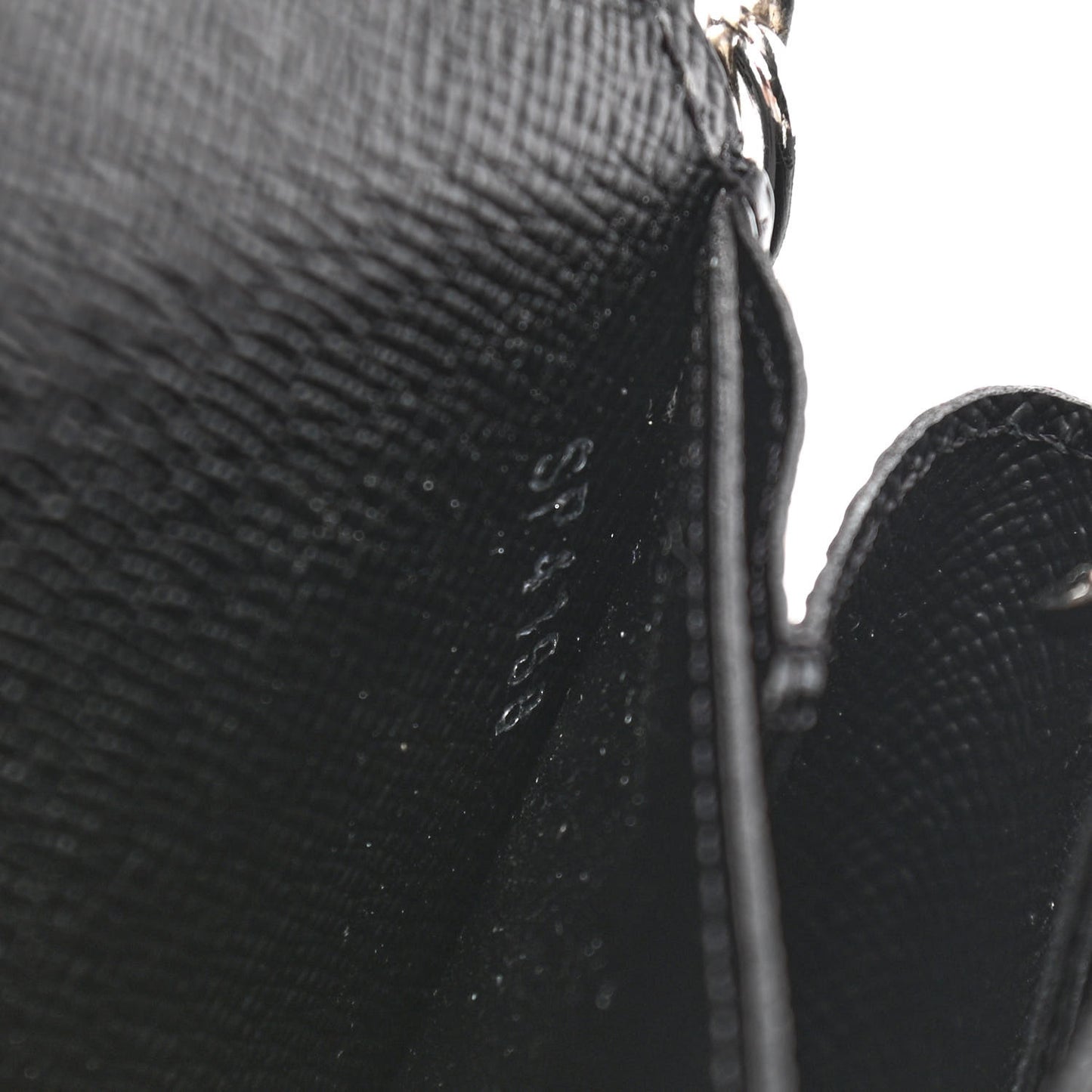 Epi Twist Chain Wallet Black
