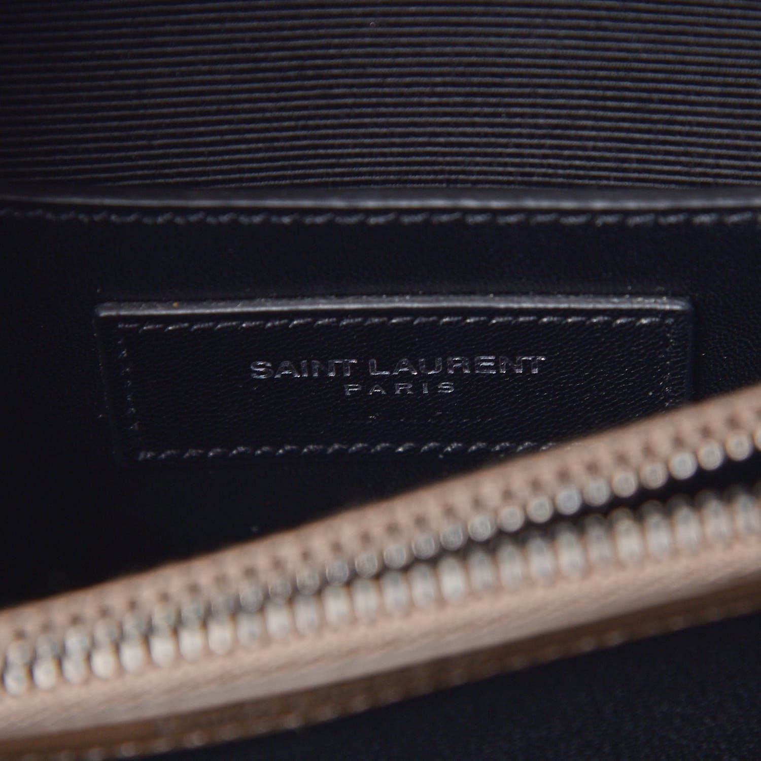 Saint Laurent Sheepskin Matelasse Chevron Monogram Medium College Bag Fard 6 of 7