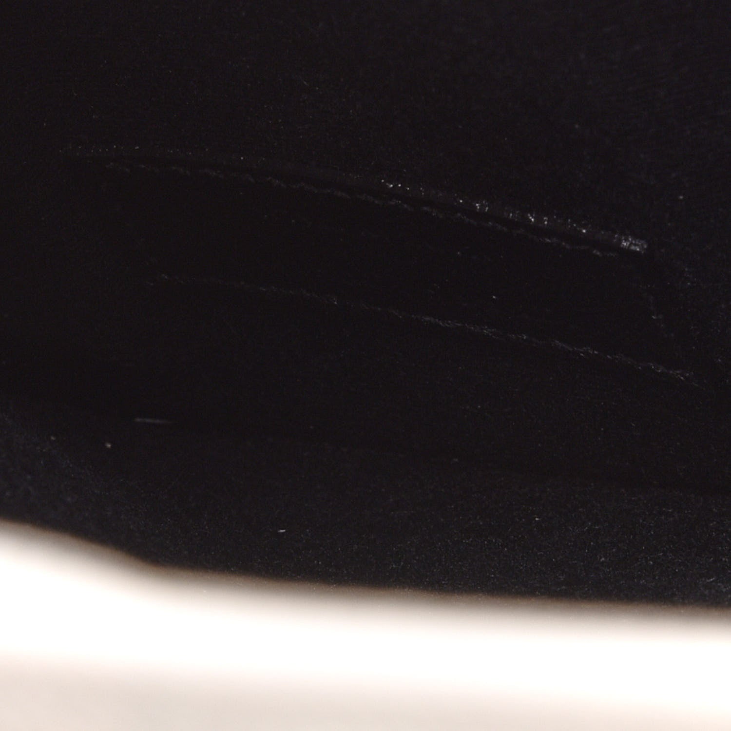Saint Laurent Grain De Poudre Uptown Pouch Crema Soft 7 of 9