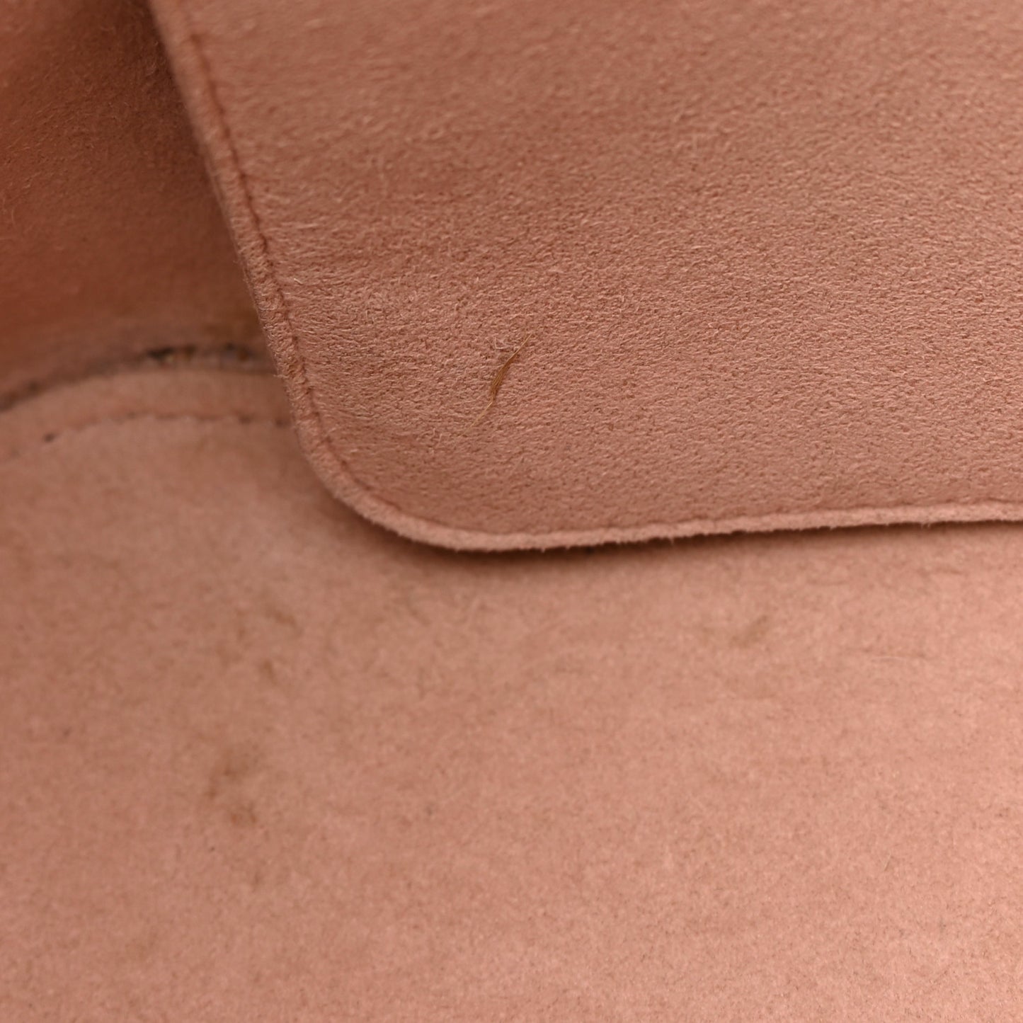 Calfskin Lockme Bucket Prune