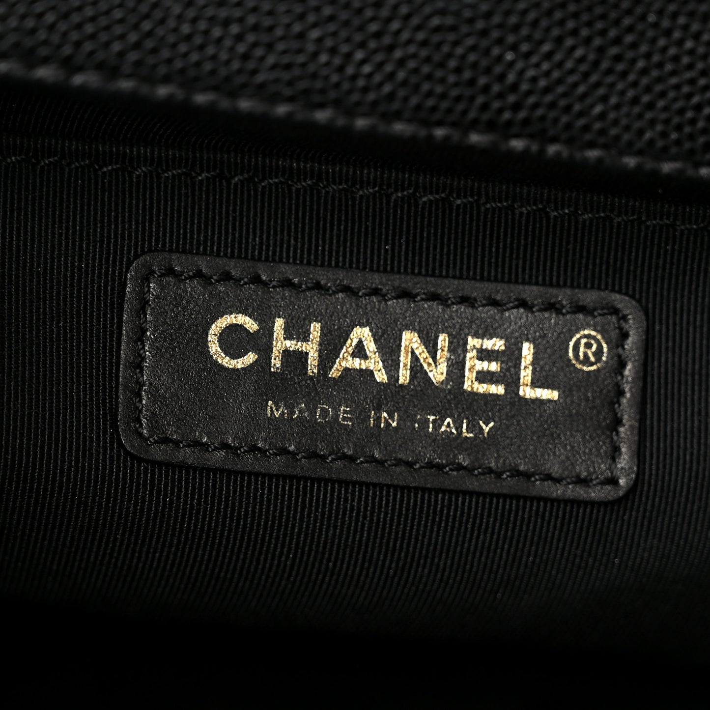 Caviar Quilted Medium Boy Flap Black