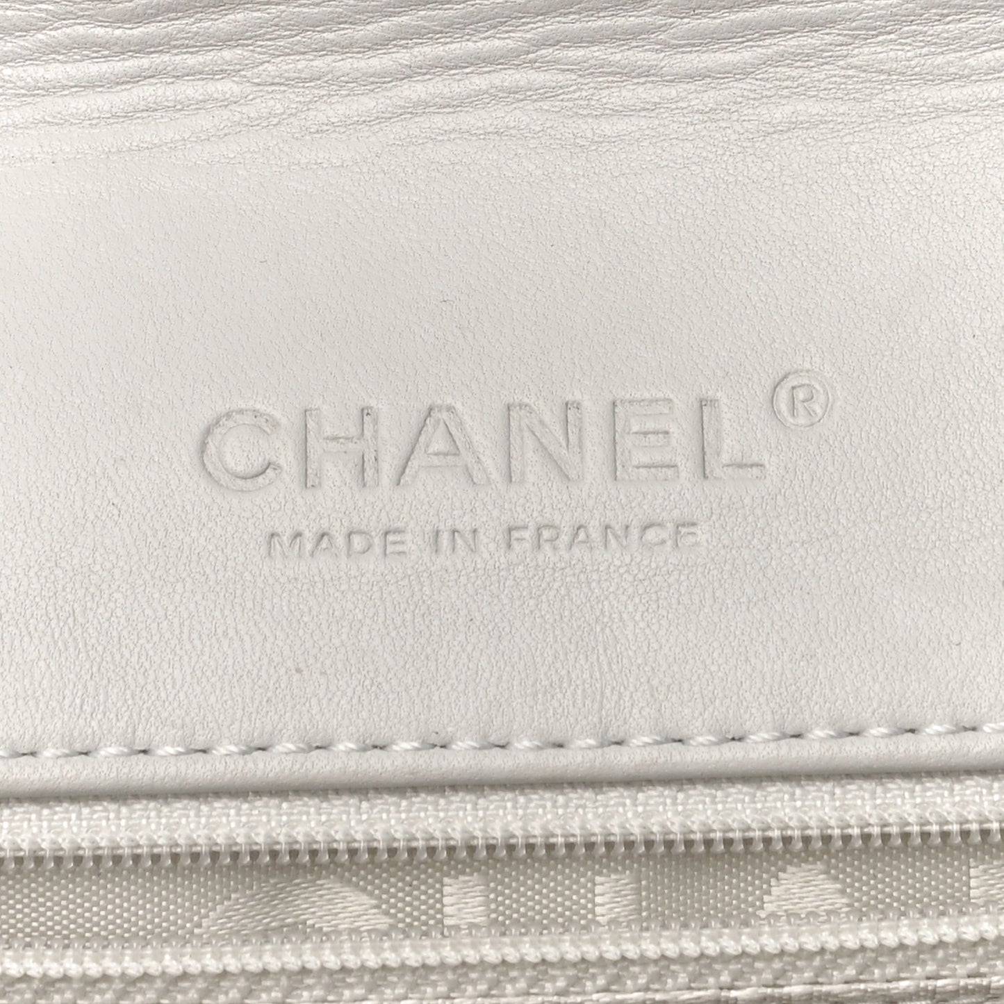 Lambskin Chocolate Bar 5 Chain Flap White