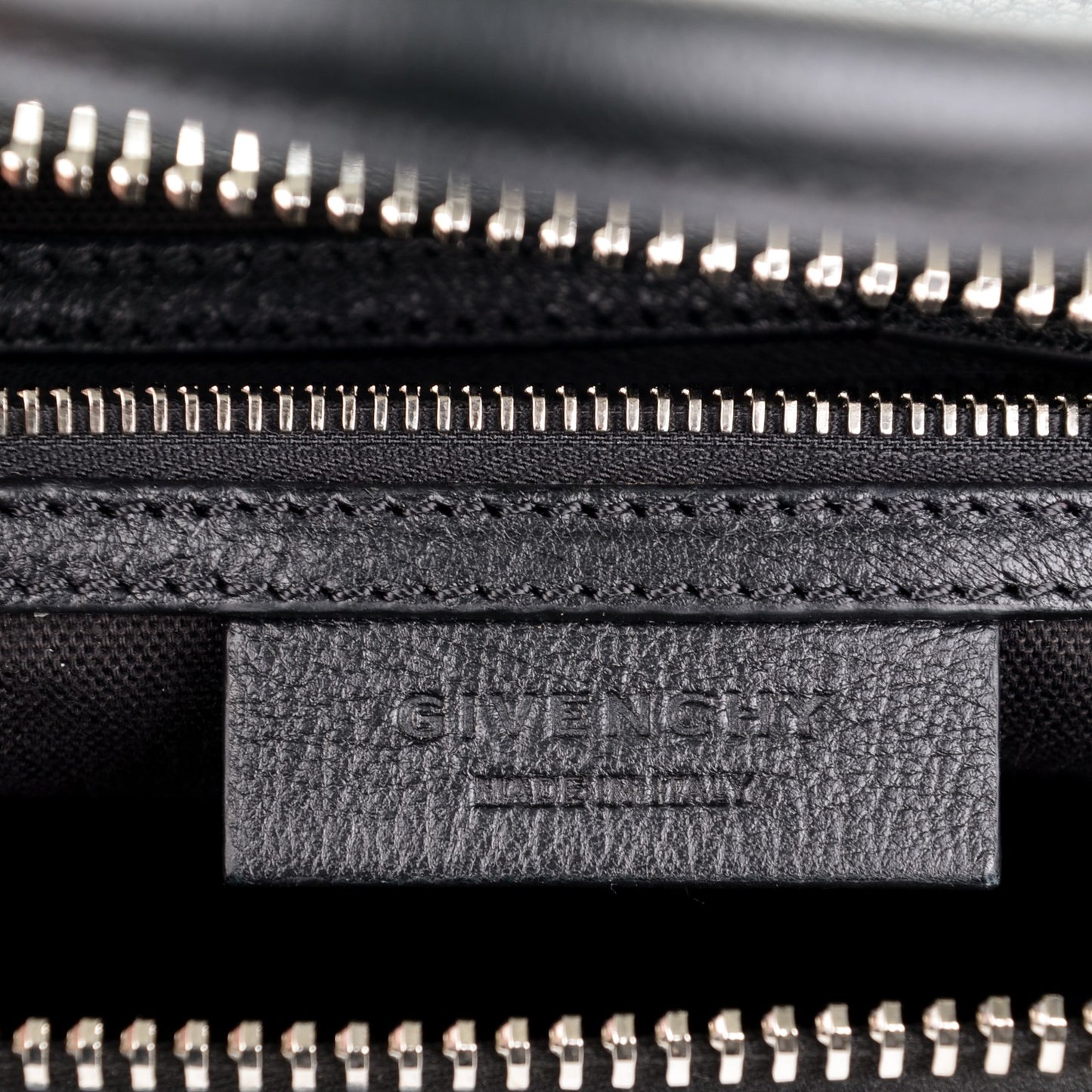 Sugar Goatskin Small Antigona Black