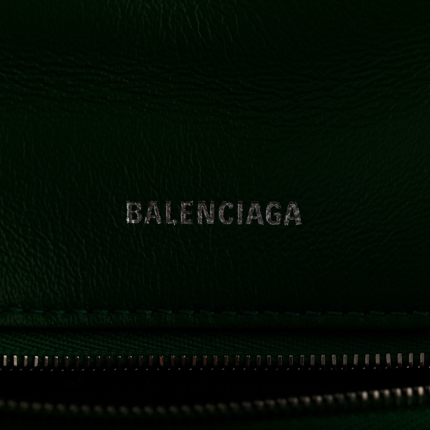 Nappa Calfskin Quilted Touch B Puffy Clutch Leaf Green