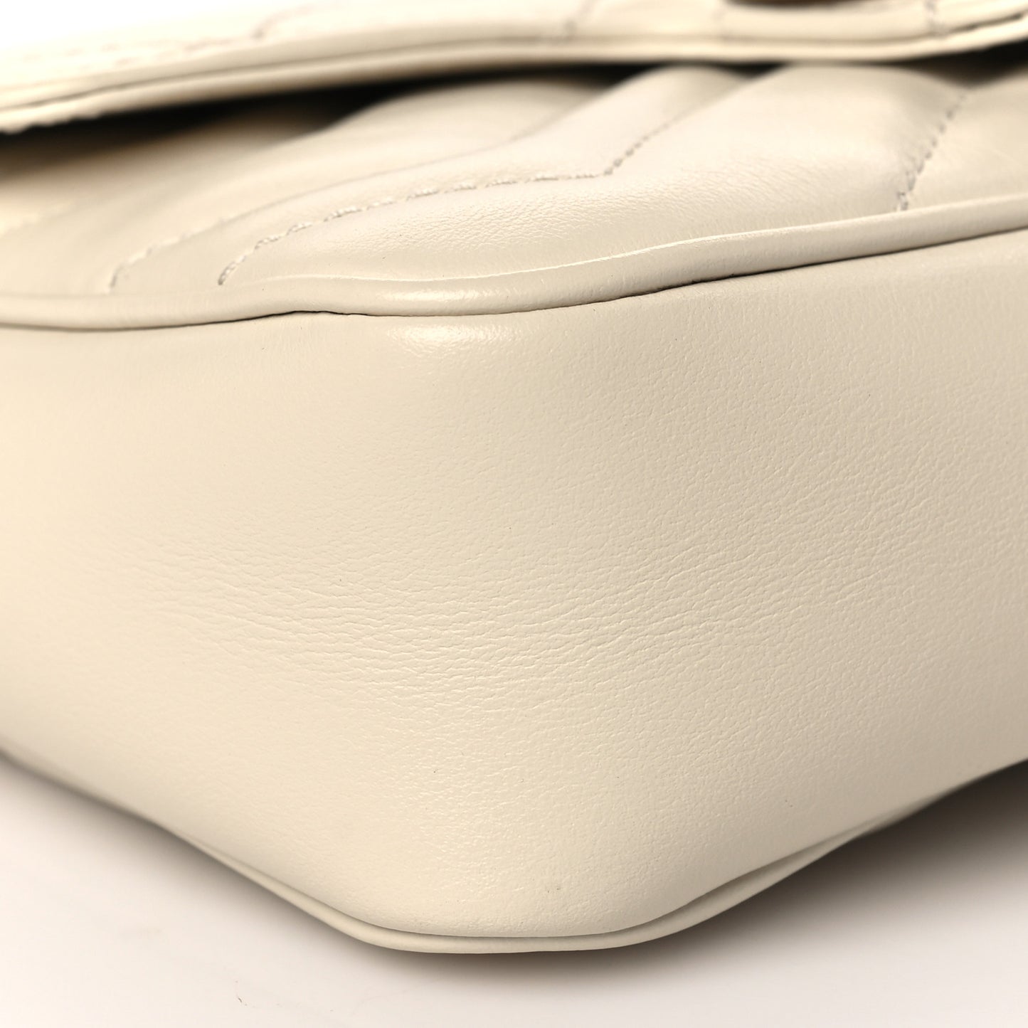 Calfskin Matelasse Super Mini GG Marmont Shoulder Bag White