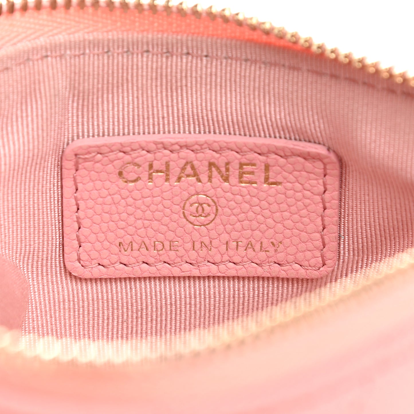 Flat Caviar Chevron Quilted Small Cosmetic Case Pink