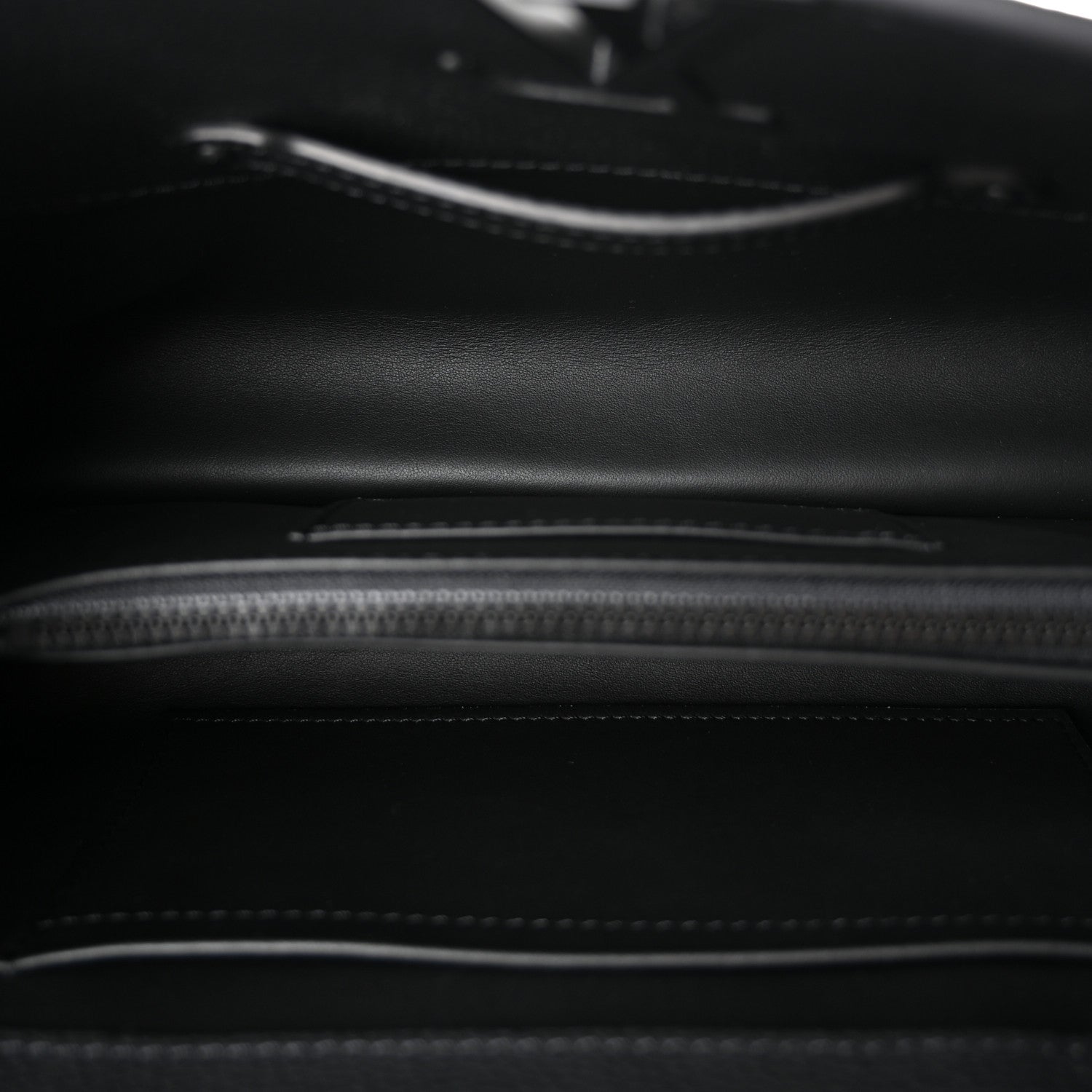 Louis Vuitton Taurillon Capucines East West MM Matte Black 5 of 9