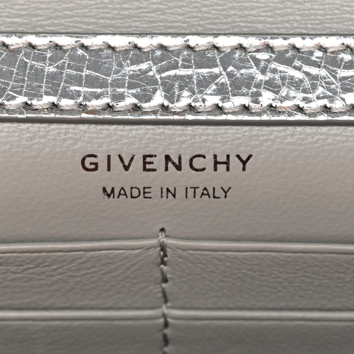 Metallic Lambskin 4G Wallet On Chain Silvery