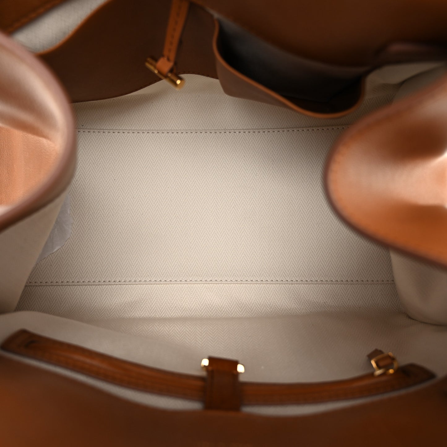 Polished Saddle Calfskin Soft Margaux 12 Cuir