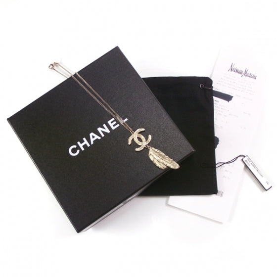 Chanel Gold Feathers CC Logo Necklace 3 of 5