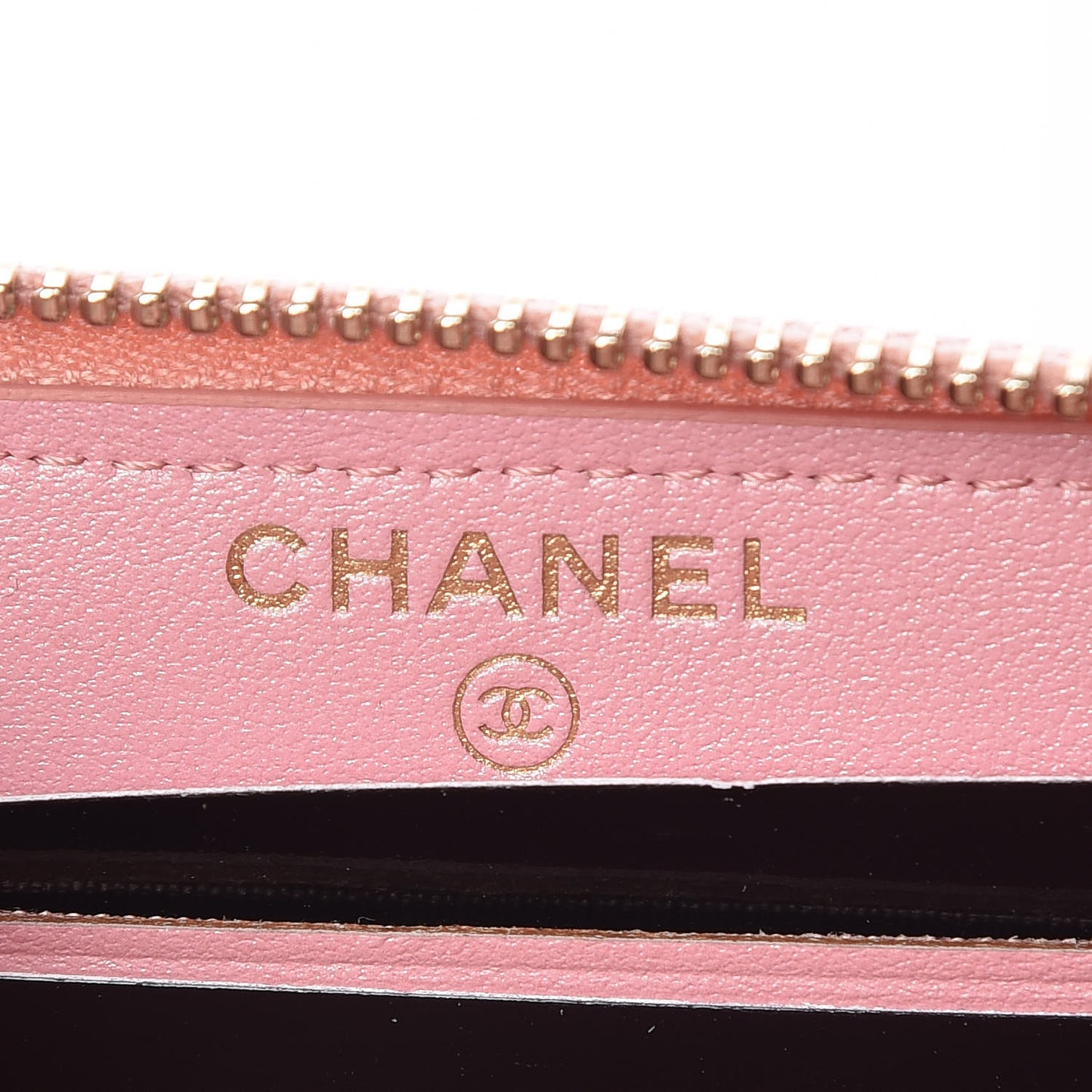 Iridescent Caviar Quilted Medium Zip Around Wallet Pink