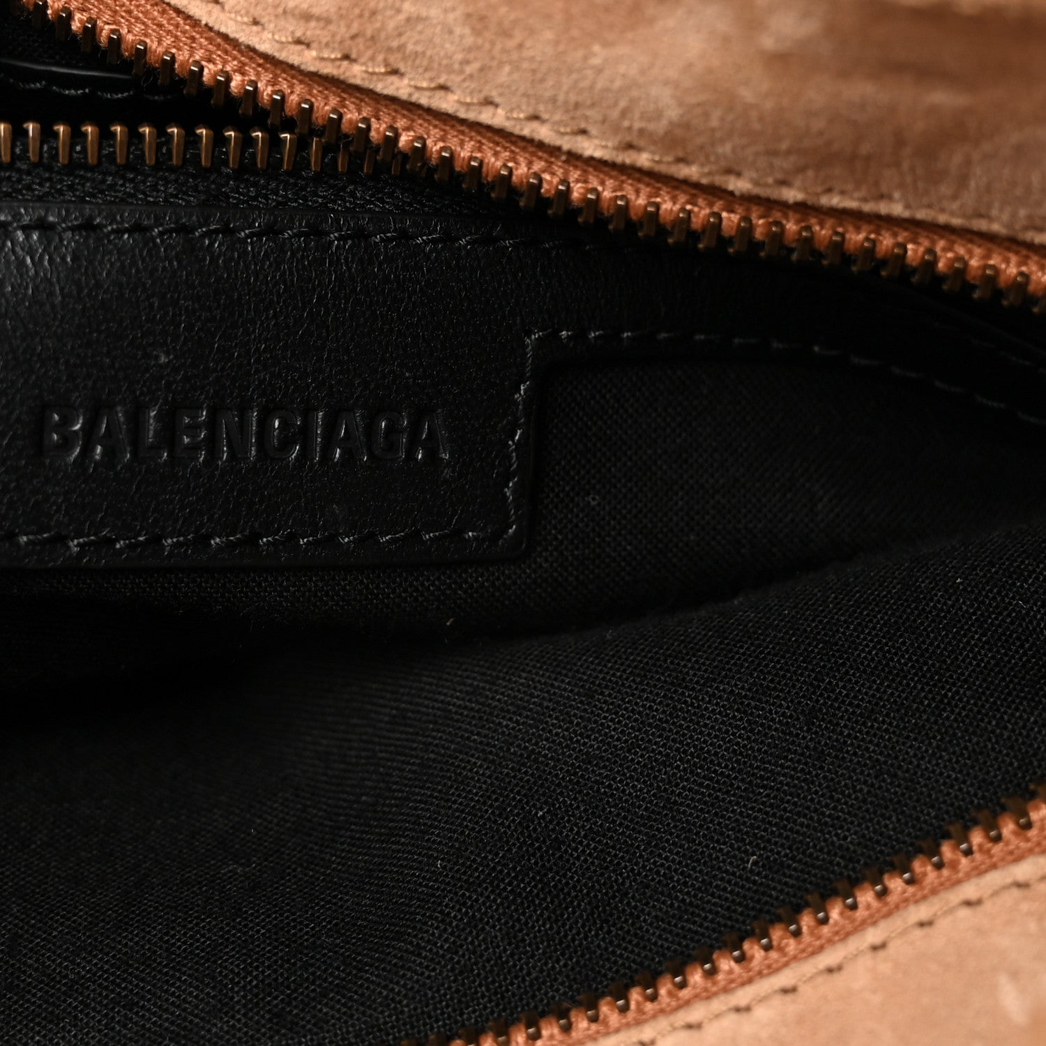Balenciaga Waxed Calfskin Classic Hardware Medium Le City Camel 6 of 9