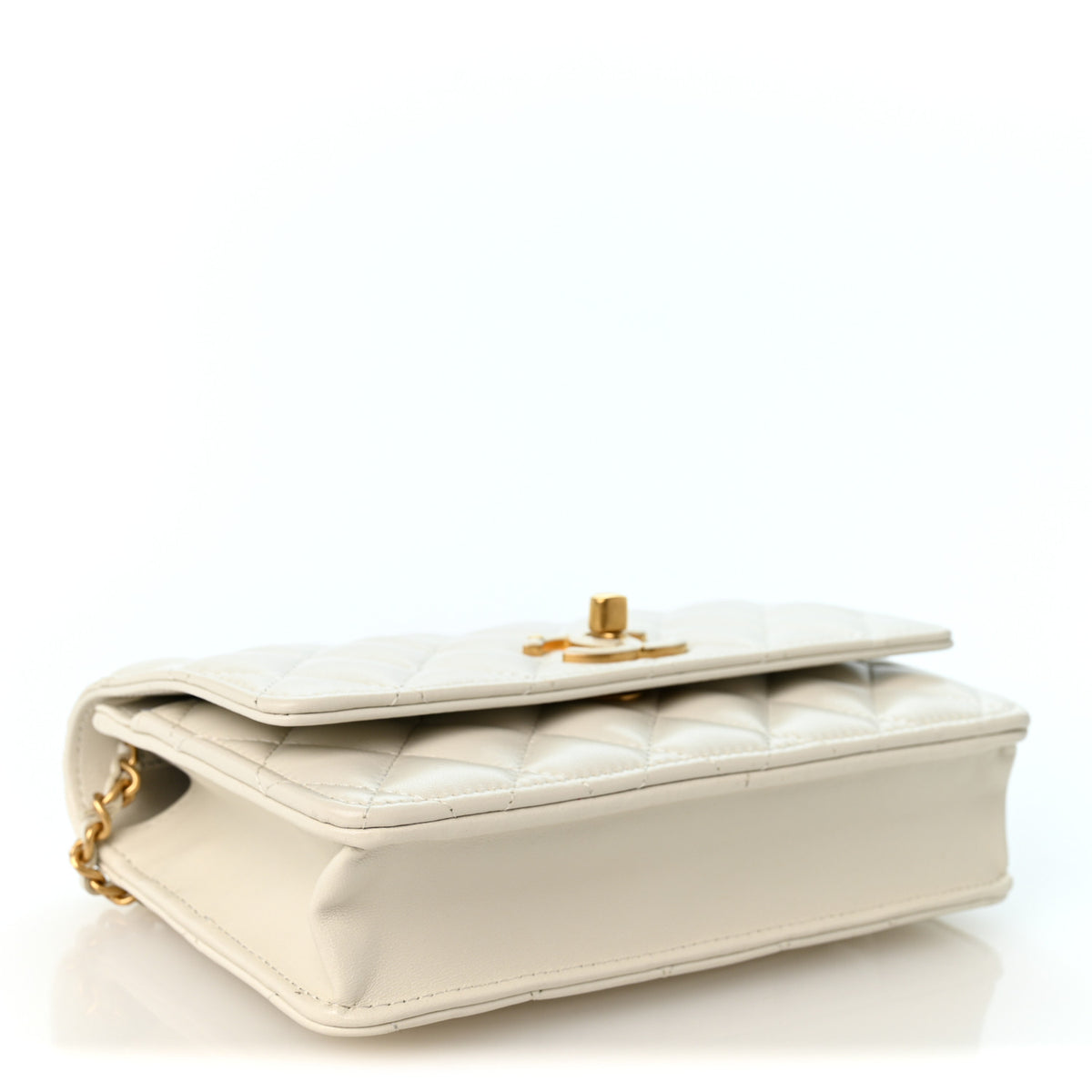 Lambskin Enamel Quilted CC Slide Wallet On Chain WOC White