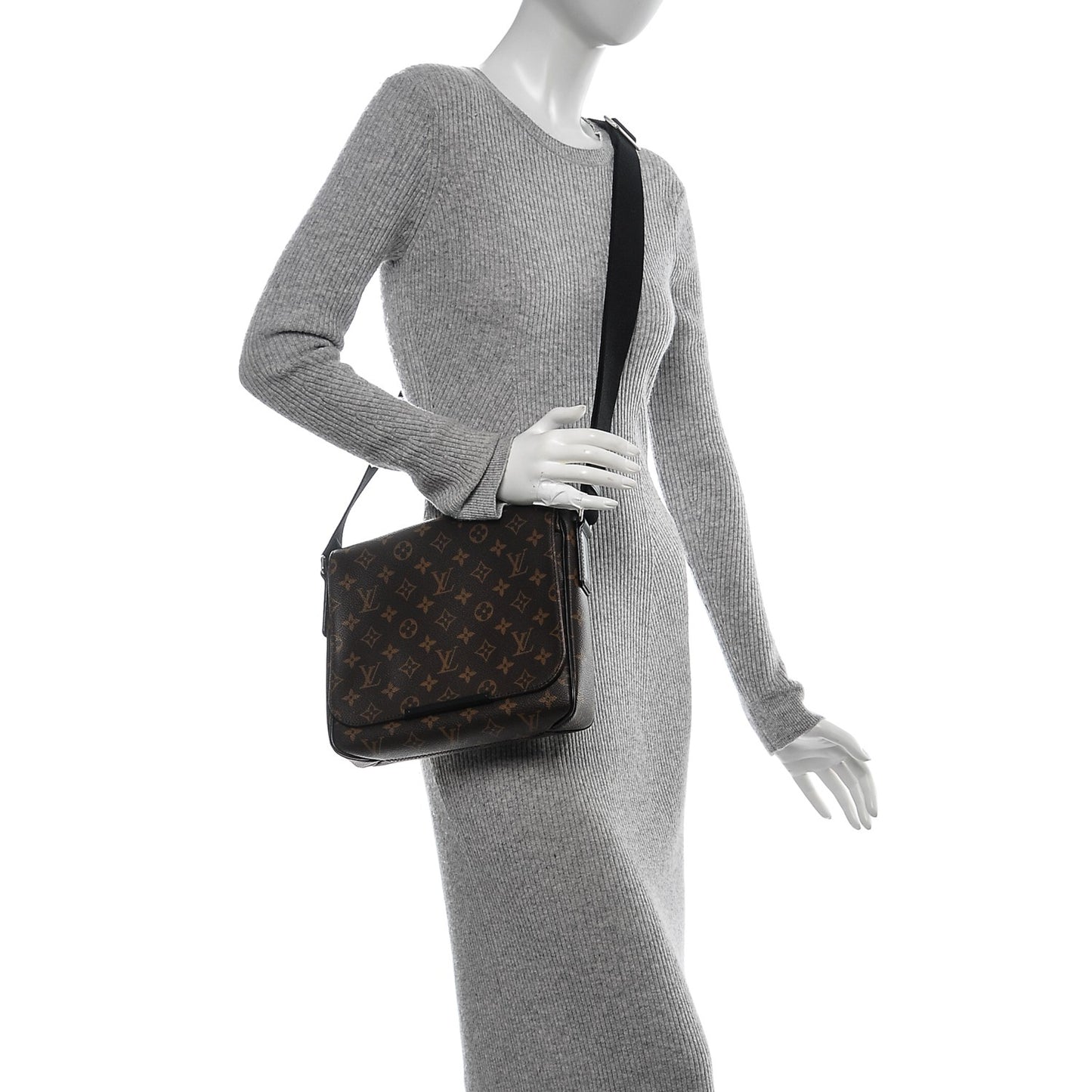 Monogram Macassar District PM