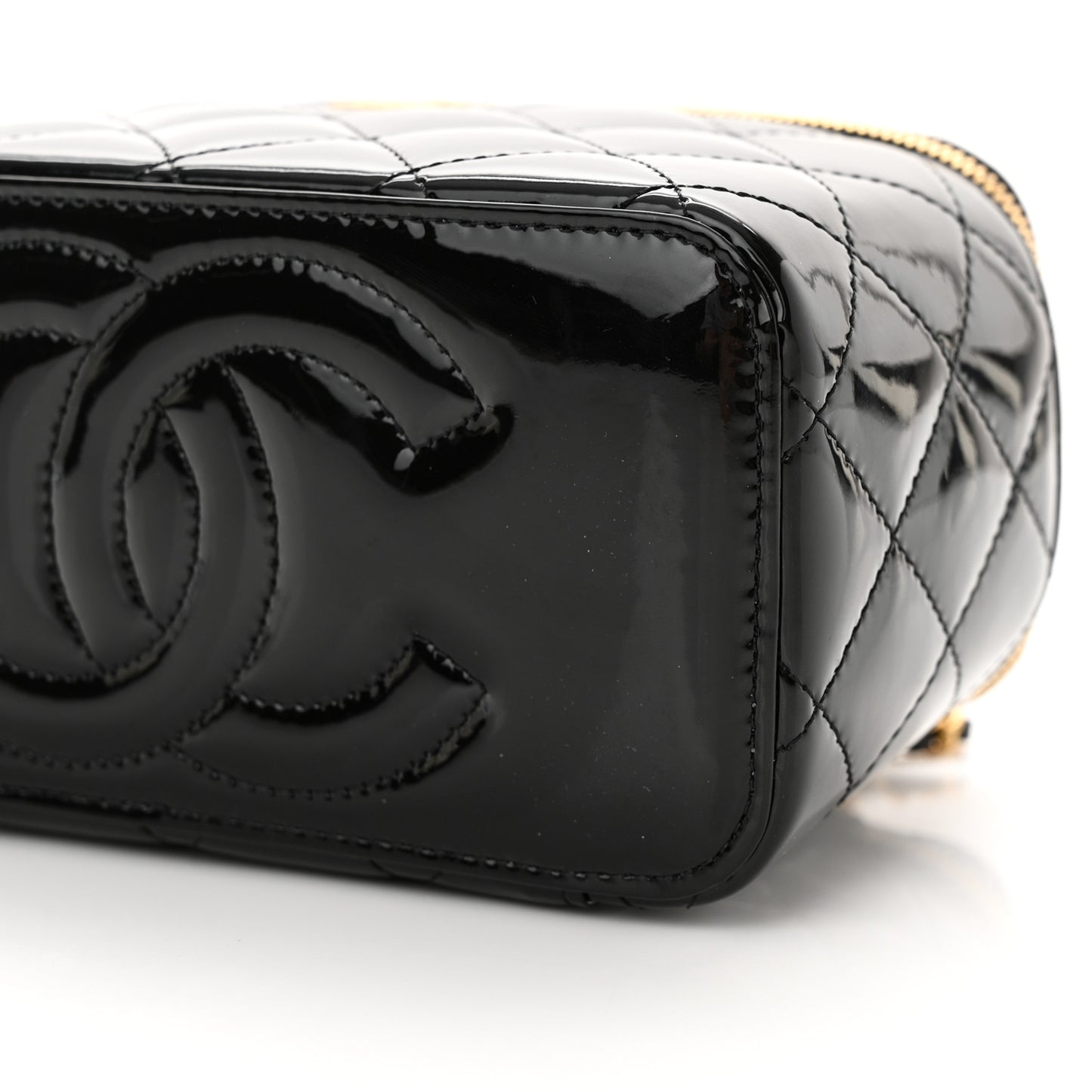 atent Enamel Quilted Small Coco Hearts Vanity Case With Chain Black