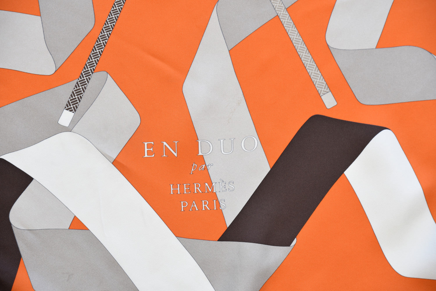 Hermes Silk En Duo Scarf 90 Orange Blanc Sepia 4 of 5
