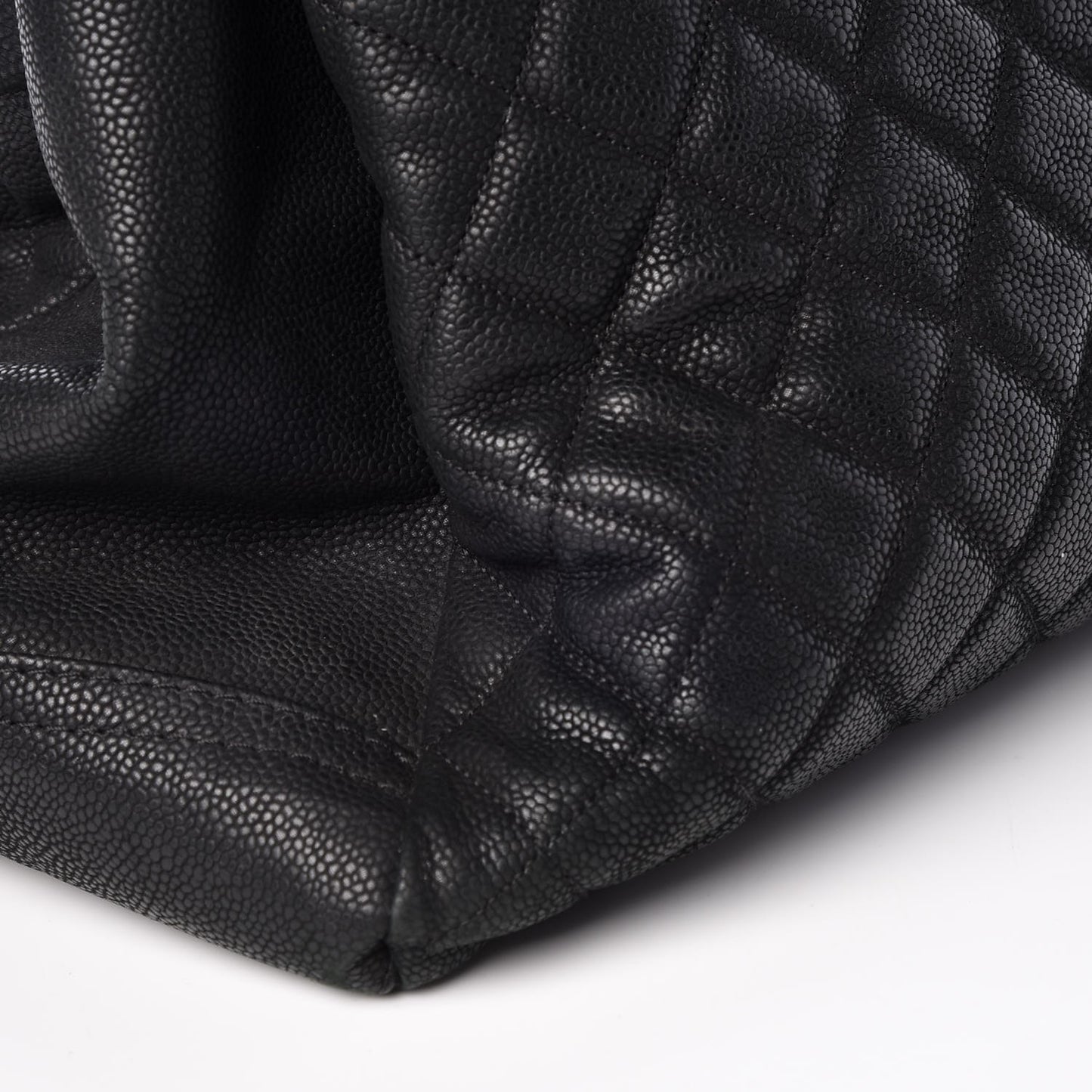 Iridescent Caviar Quilted Lady Pearly Tote Black