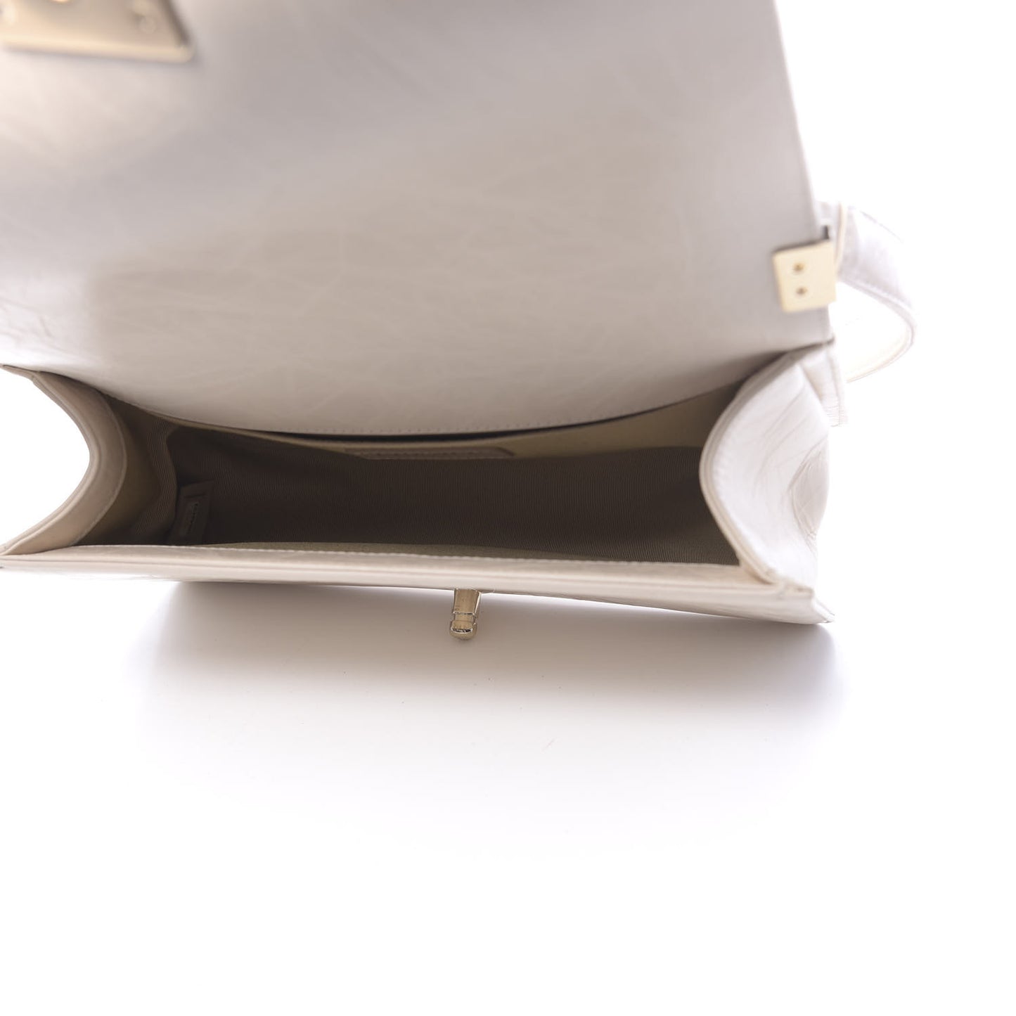Crumpled Calfskin Chevron Medium Chain Boy Flap Ivory