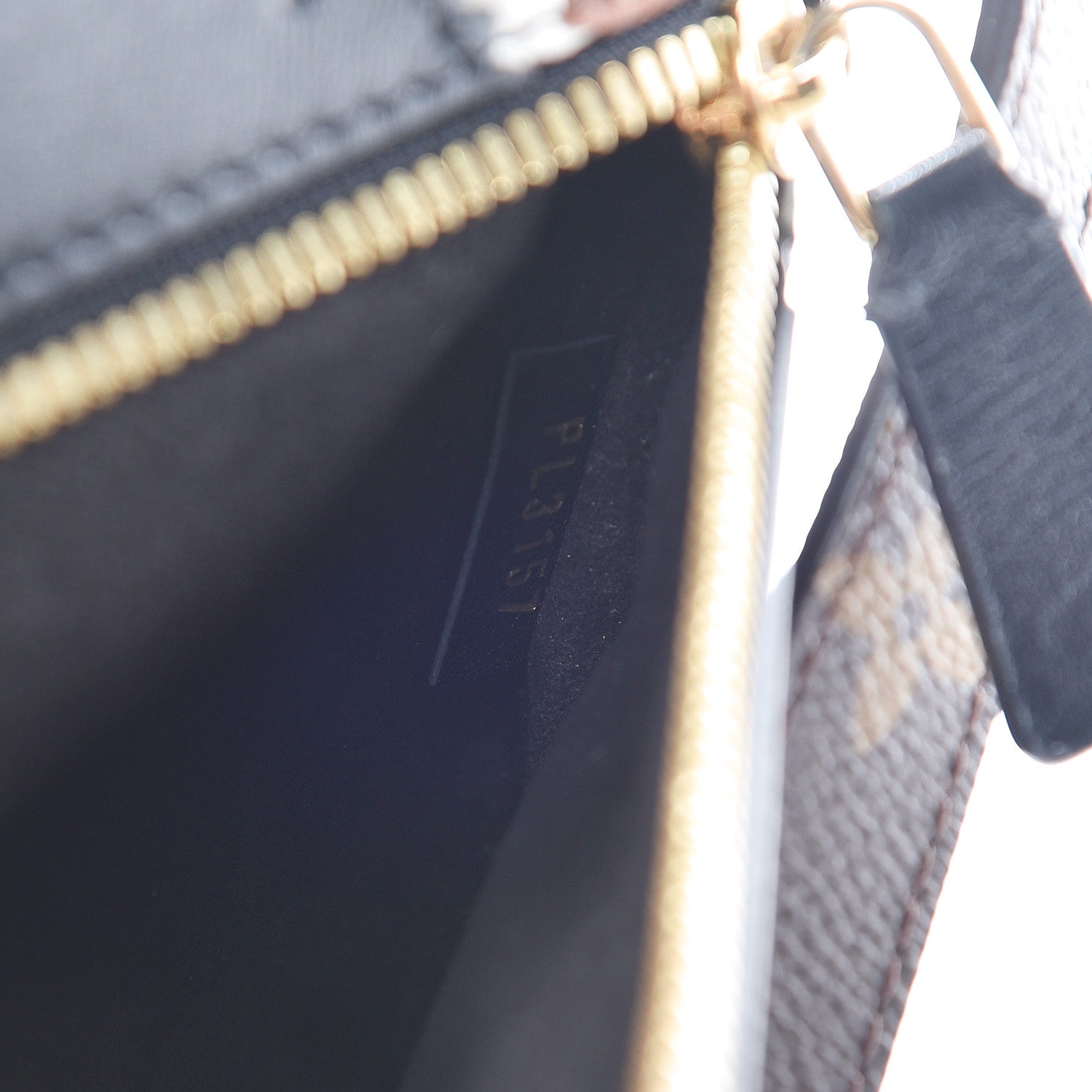 Louis Vuitton Monogram Pochette Metis MM 9 of 17