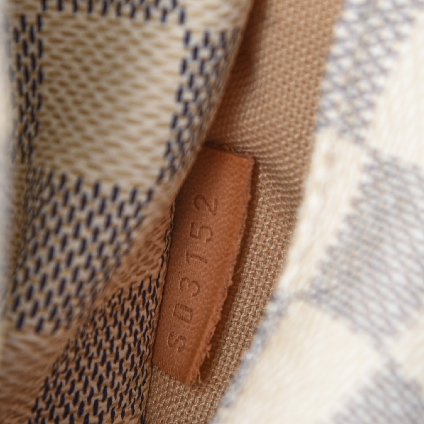 Damier Azur Totally MM