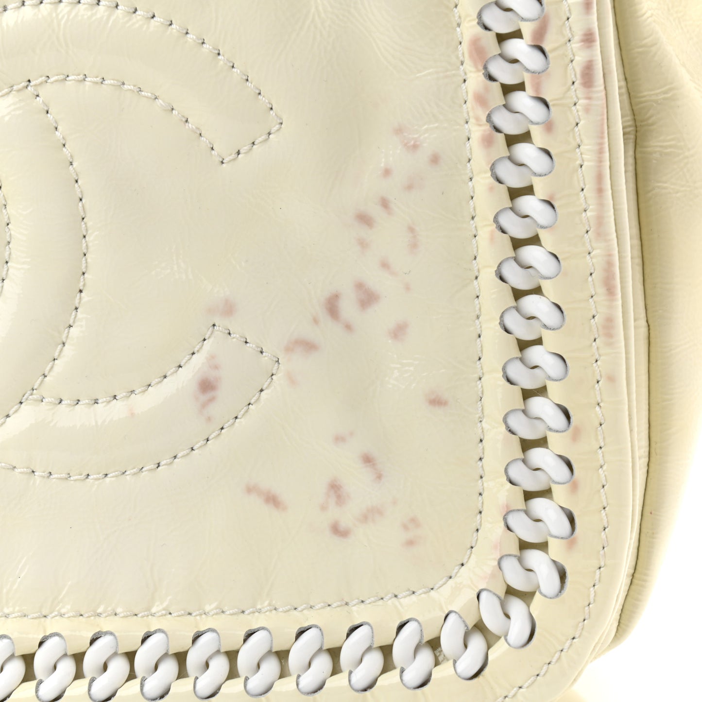 Crinkled Patent Modern Chain Flap White