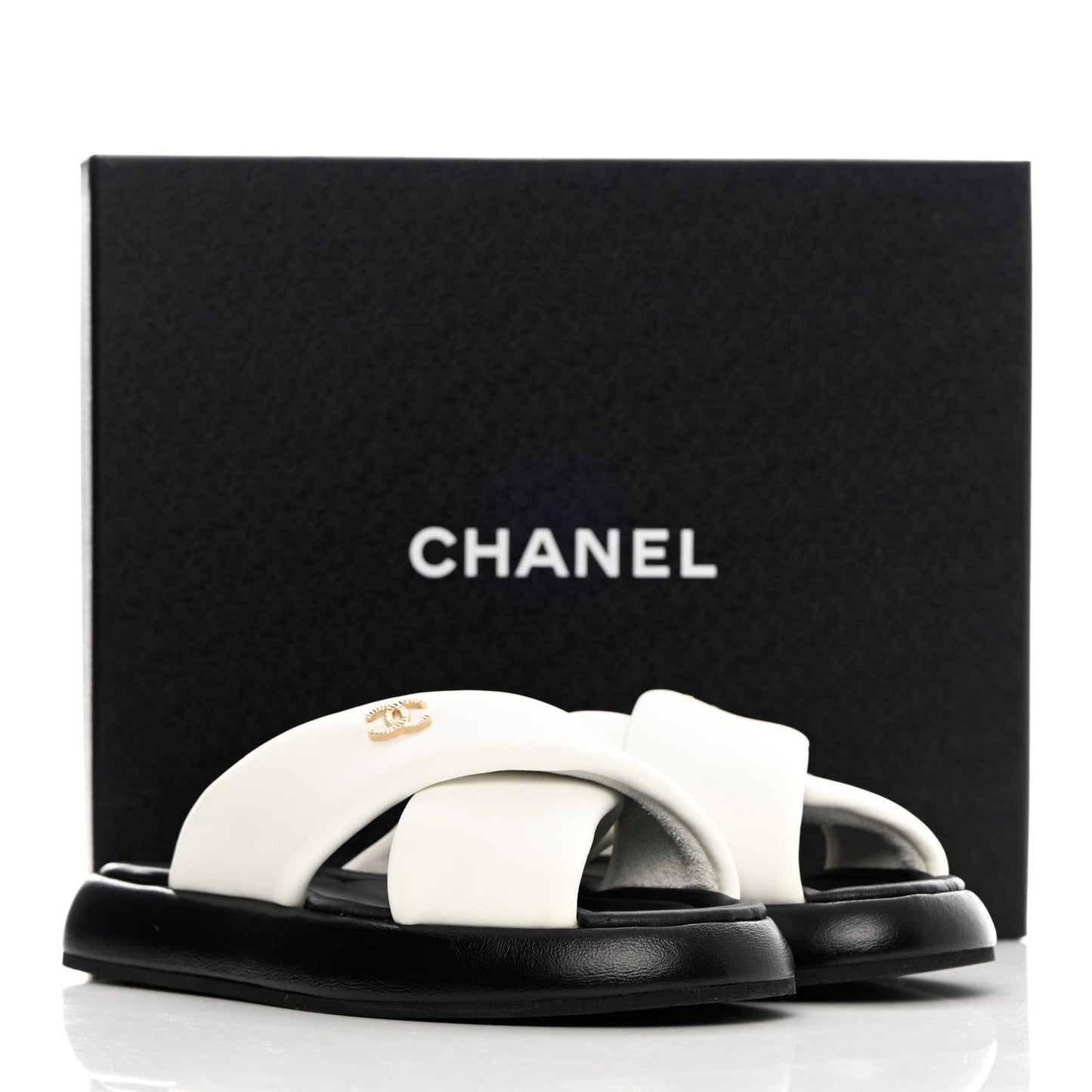 Lambskin Padded CC Sandals 37 White Black