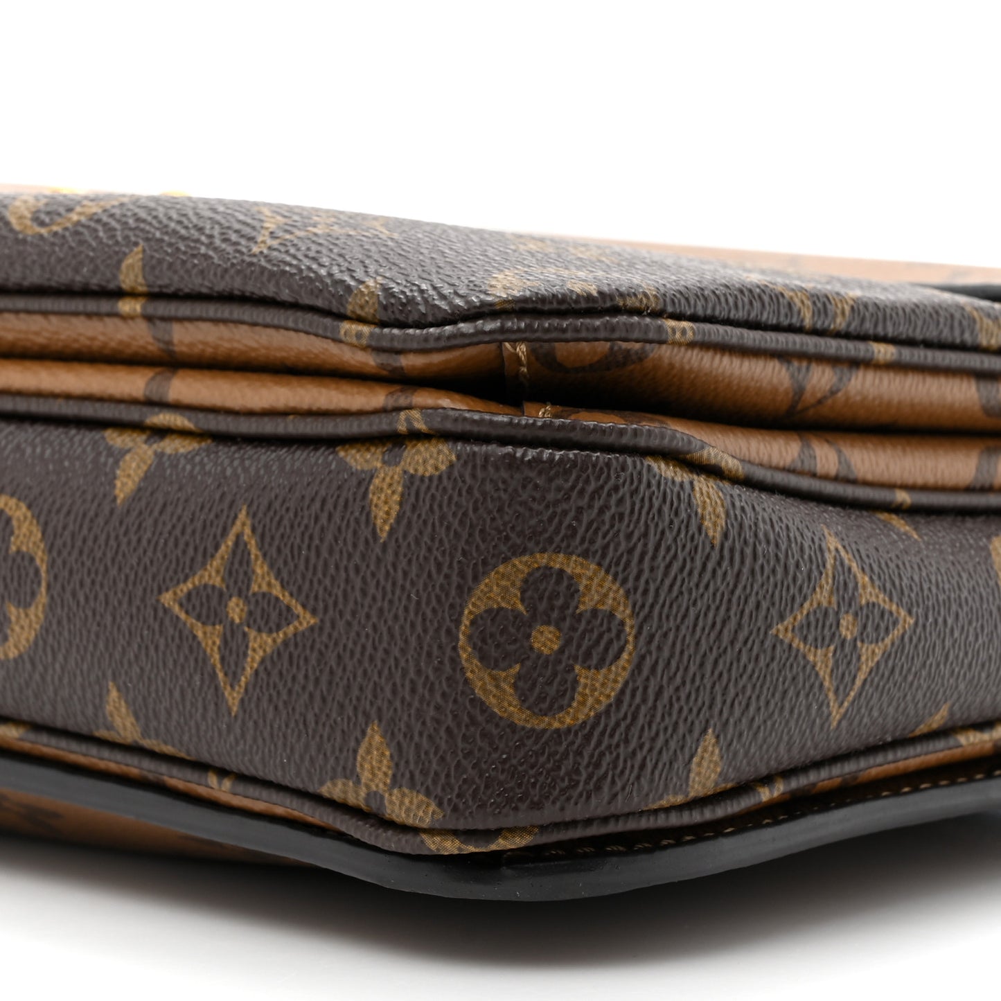 Reverse Monogram Pochette Metis