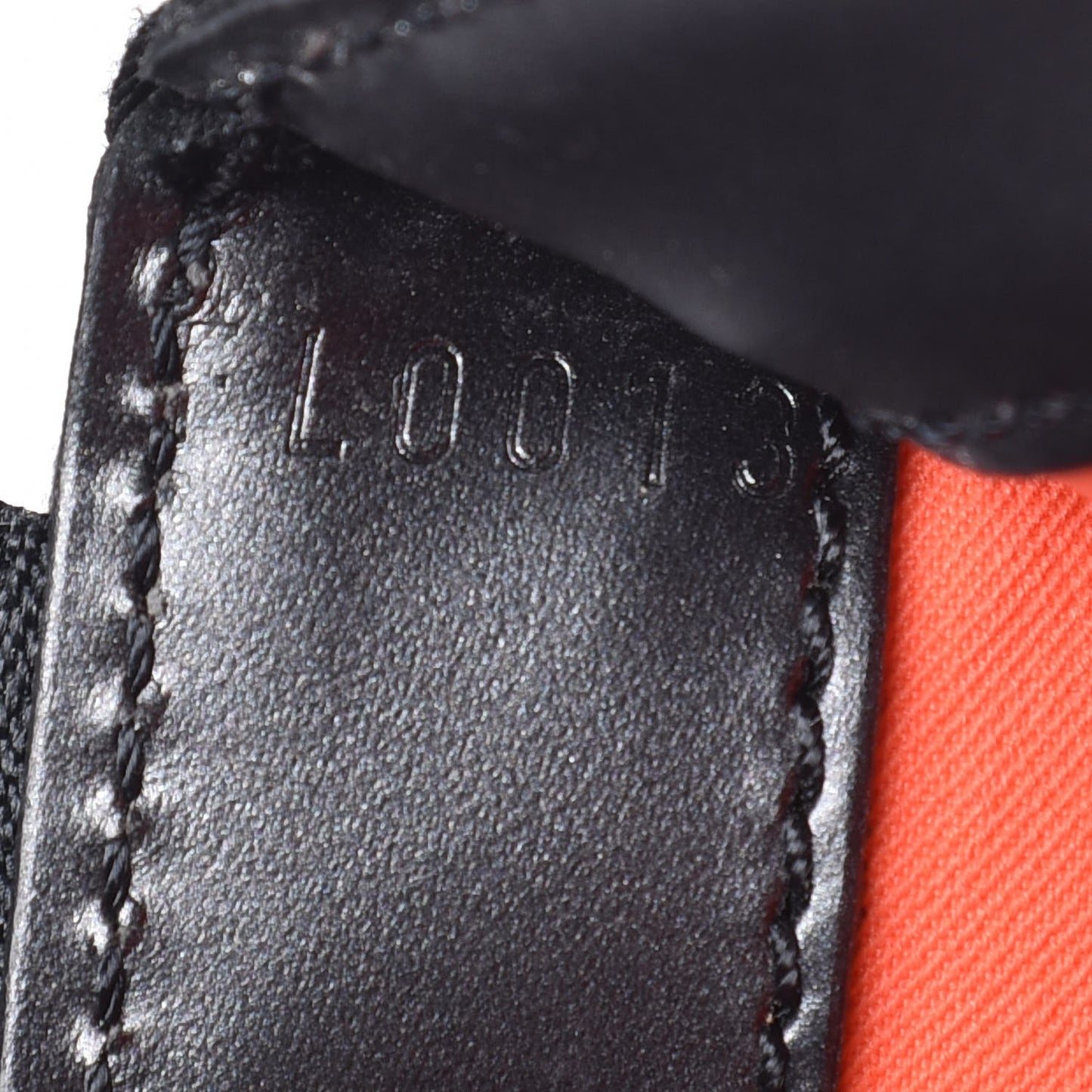 Epi Stretch Delmonico Pochette Black