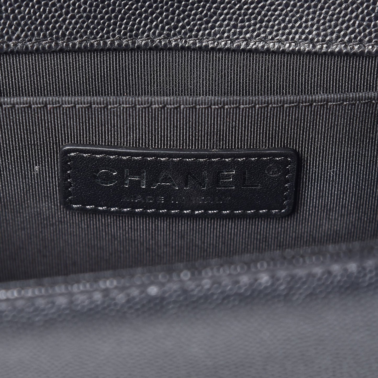 Caviar Quilted Medium Boy Flap Black